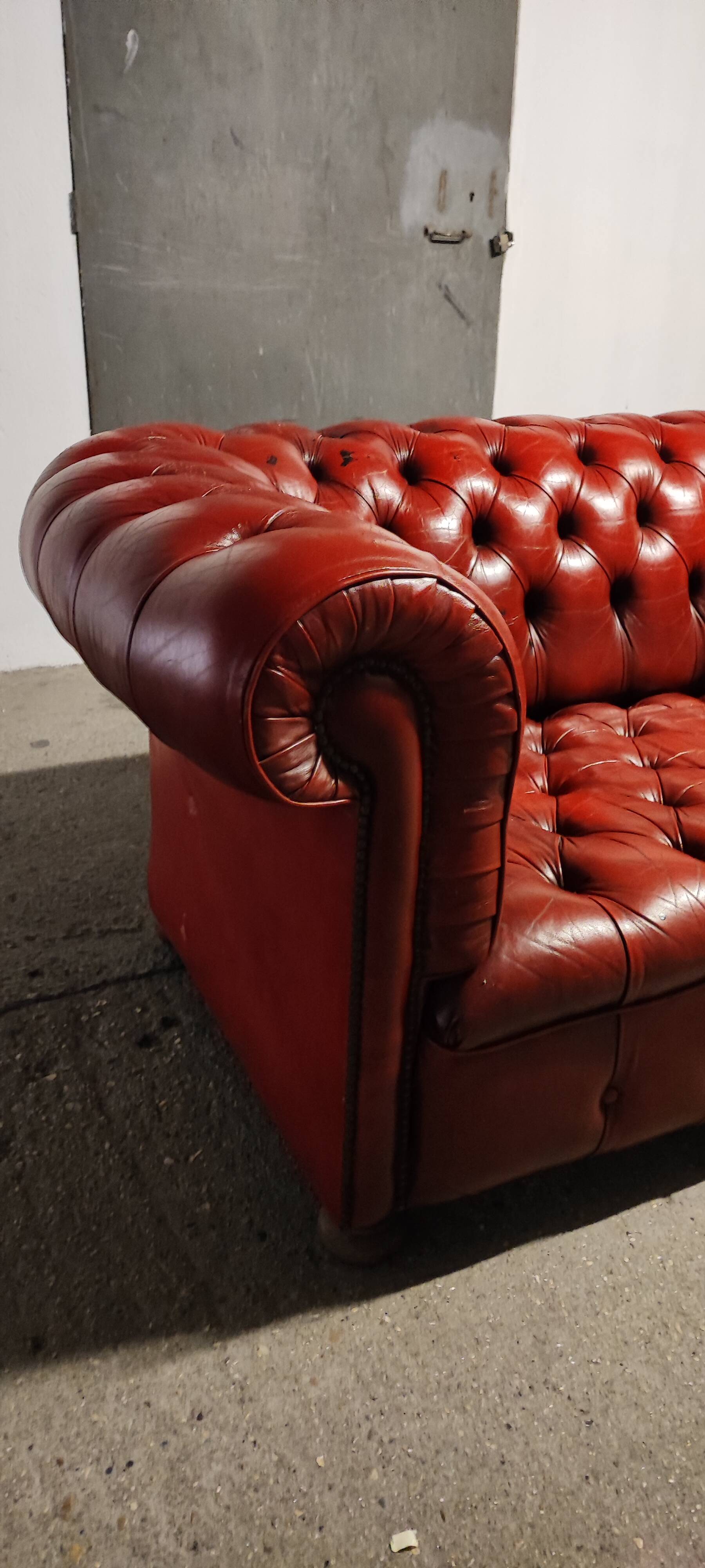 3-seater Chesterfield sofa in red leather