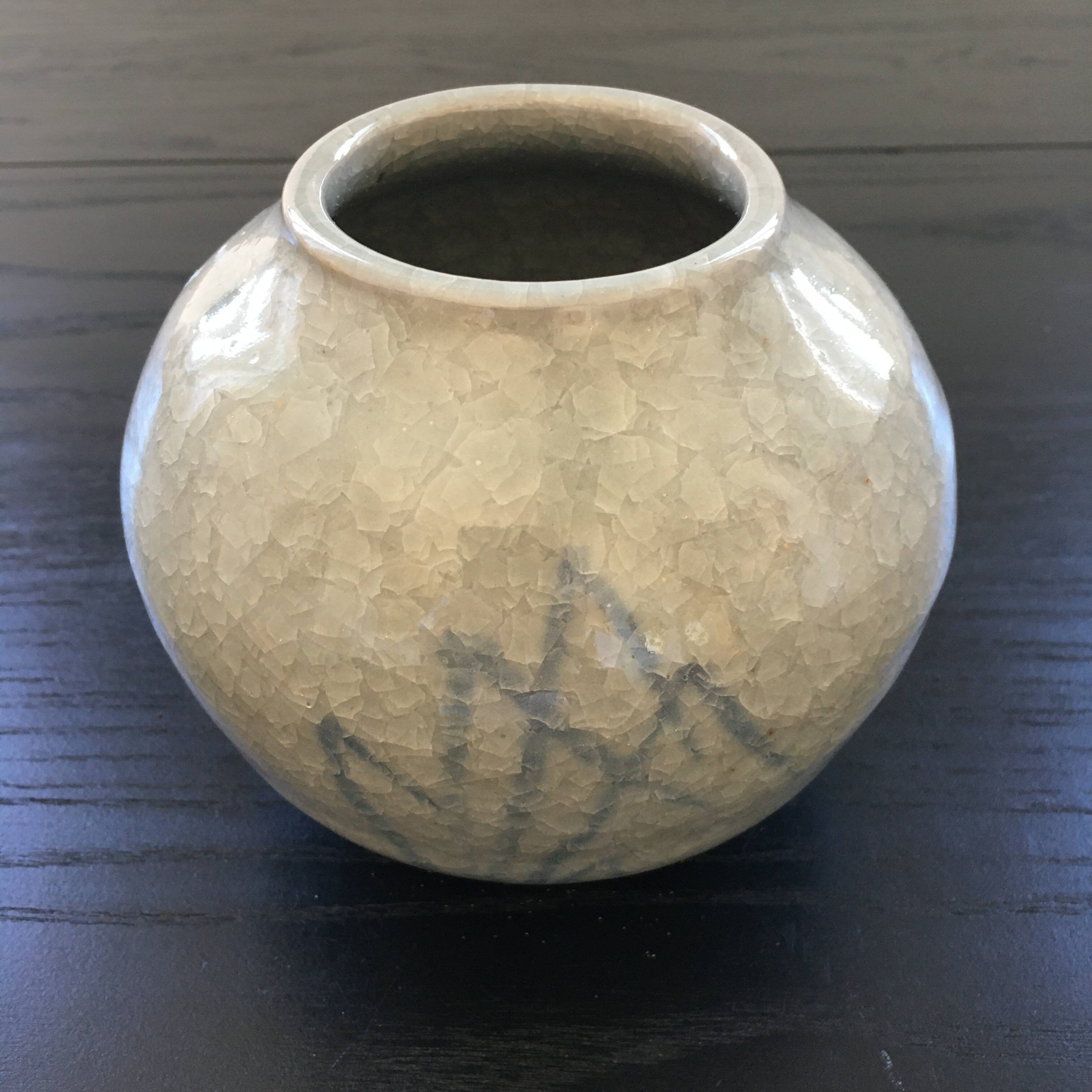 Vase boule céladon craquelé