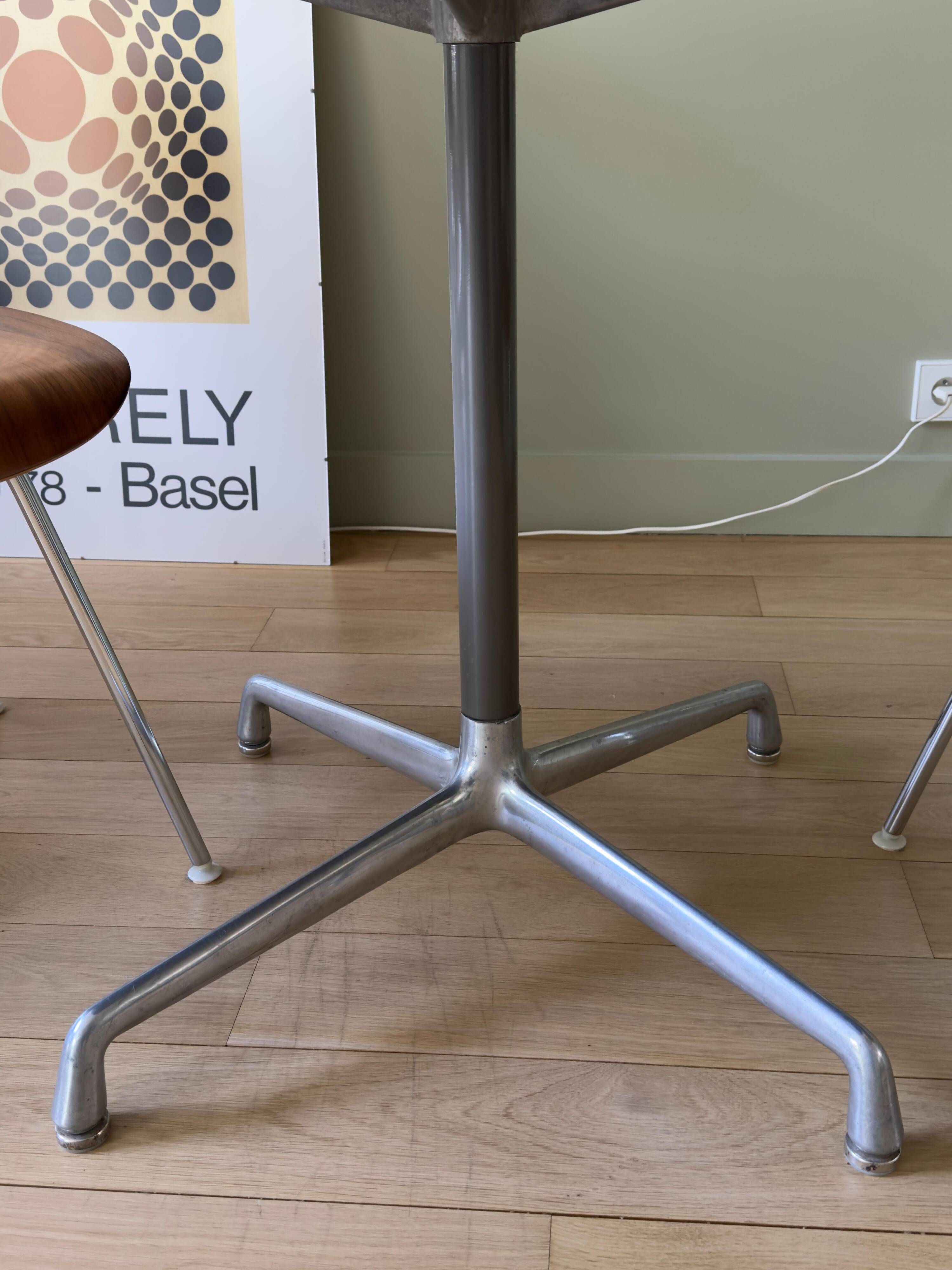 Eames table edition Herman Miller