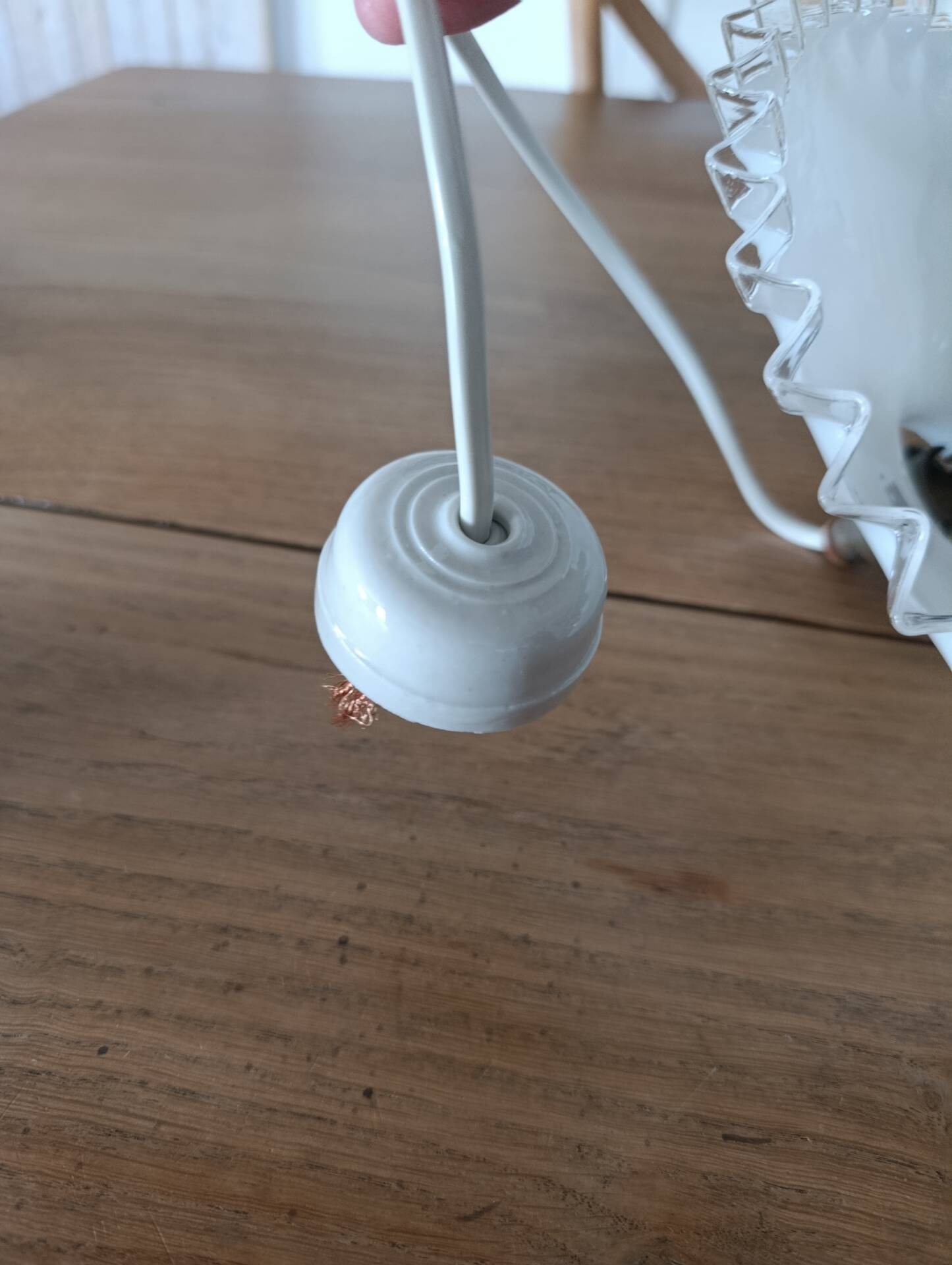 Suspension opaline