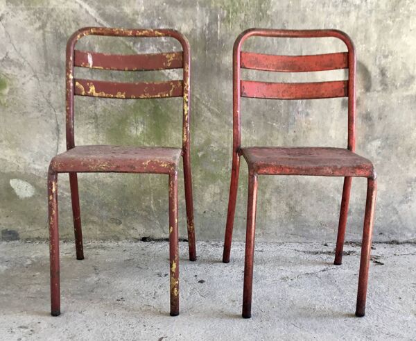 Paire de chaises tolix T2 rouge - assise pleine - 1950