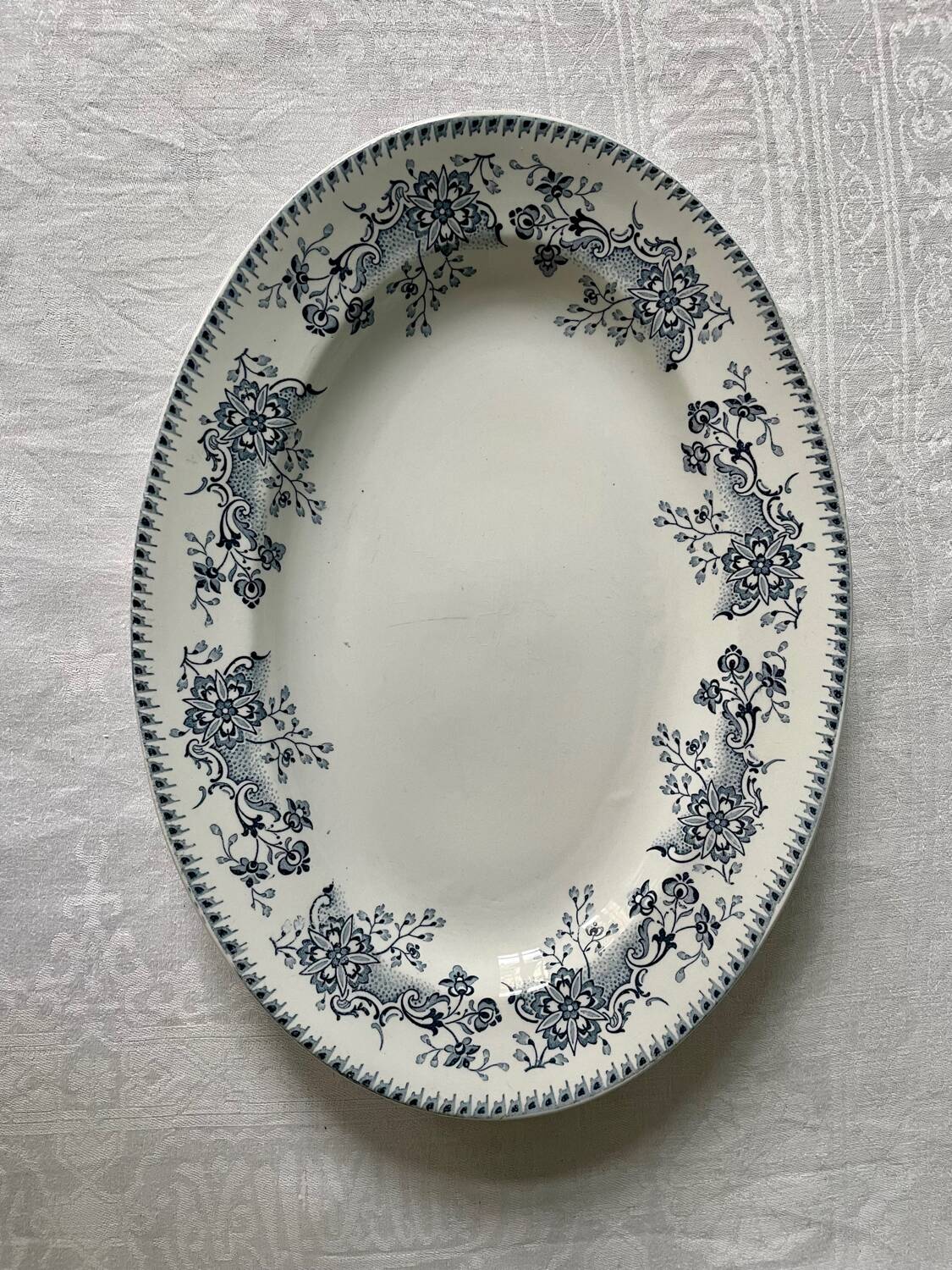 Oval dish 1900 “Réaumur” earthenware from Lunéville