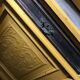 Armoire en pin peinte ocre jaune paille - meuble d'époque 1890-1919, style antique