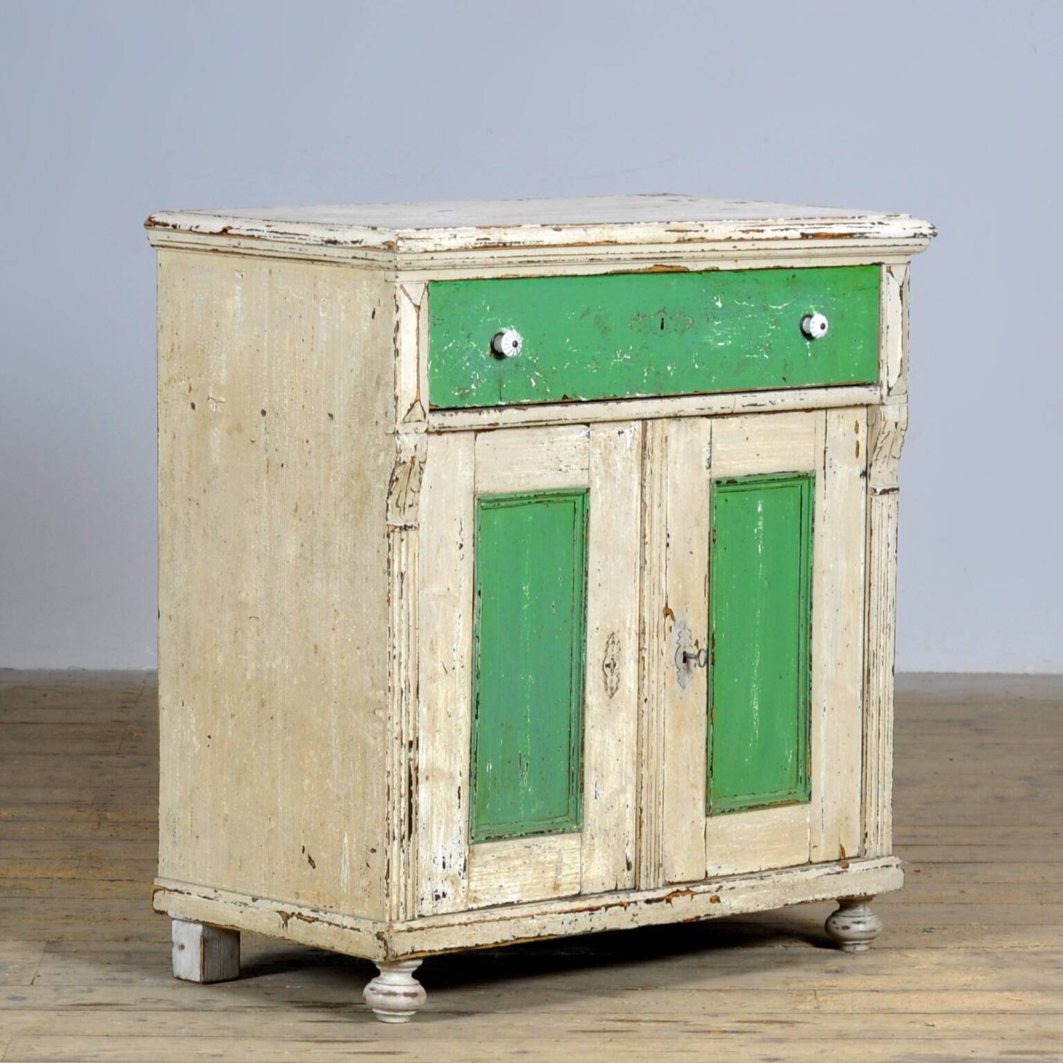 Commode en pin, années 1910