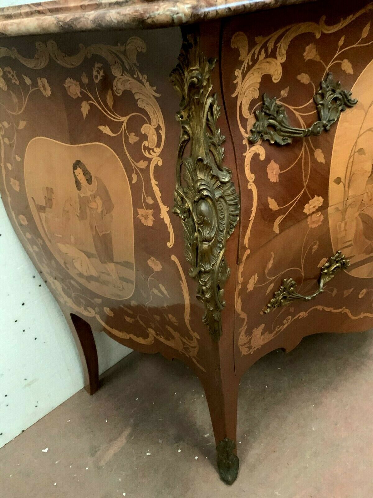 Louis XV-style curved dresser 20th century