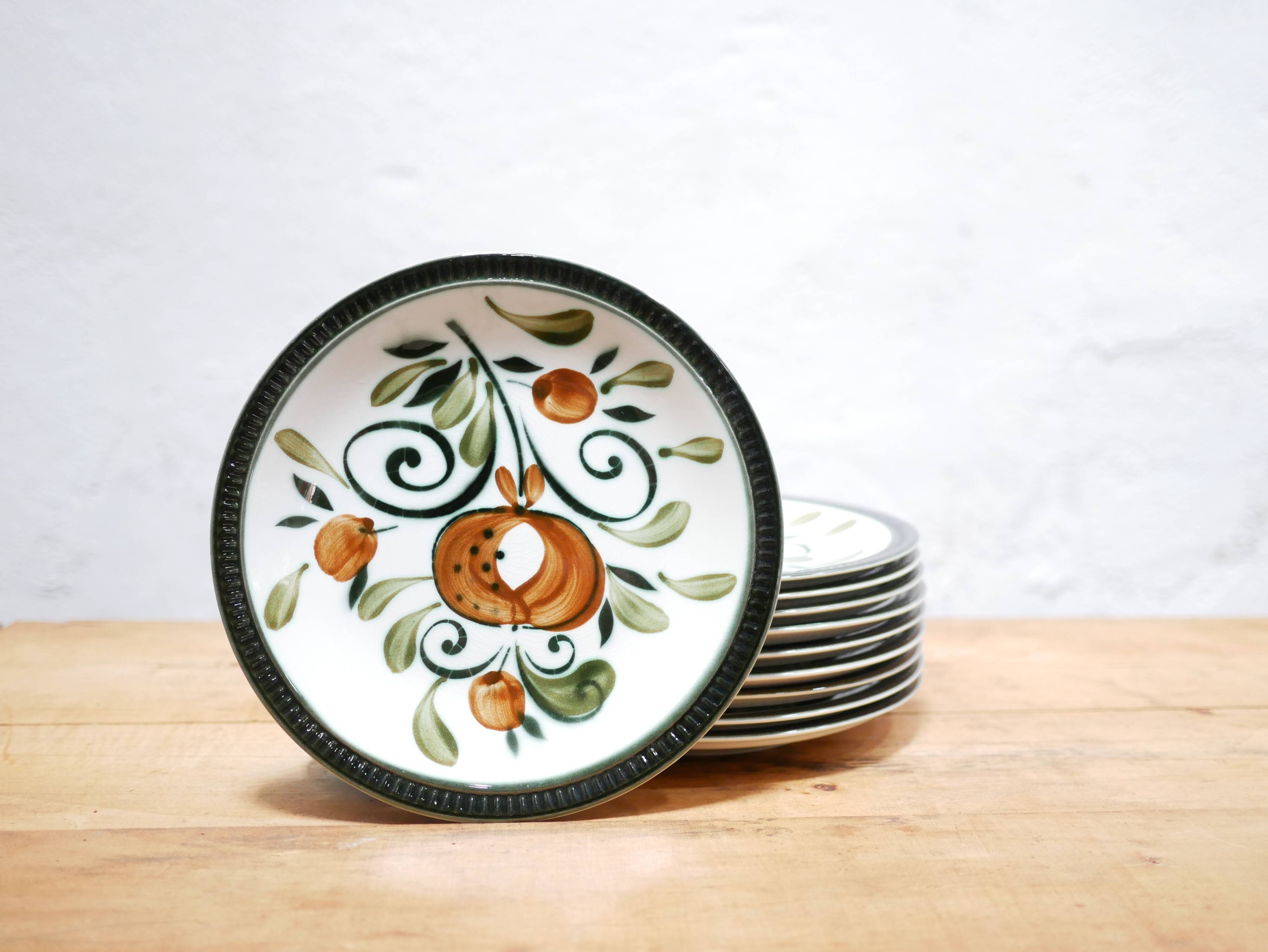 Series of 10 vintage plates published by Boch La Louvière
