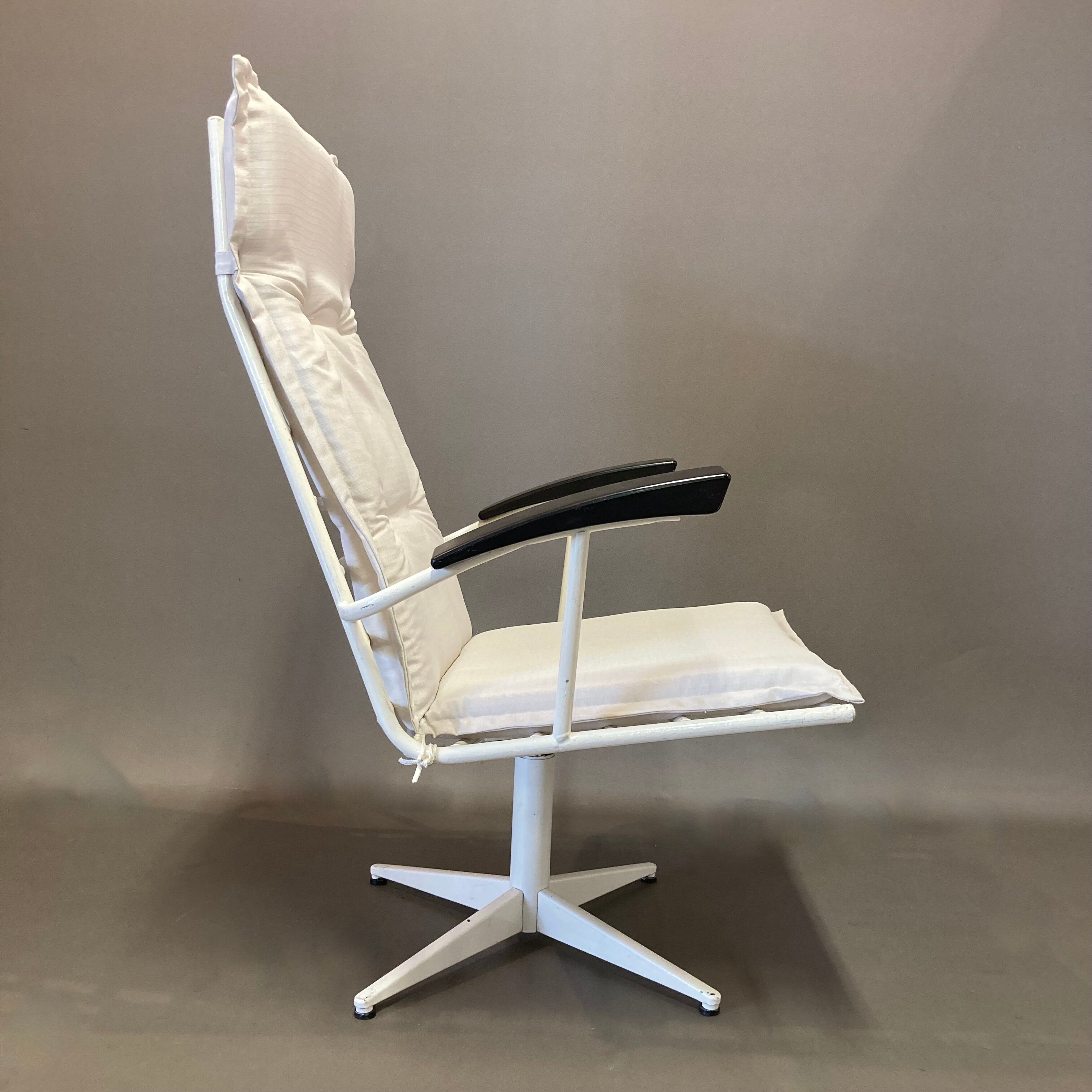 Pair of metal swivel chair and bakelite design 1960