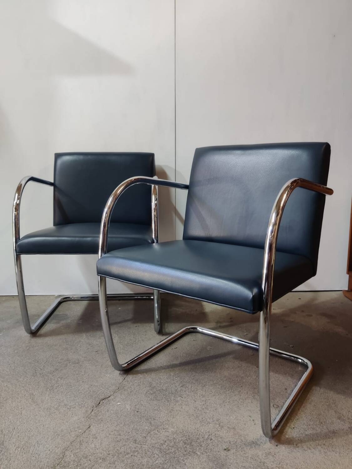 Bron armchair by Ludwig Mies van der Rohe for Knoll