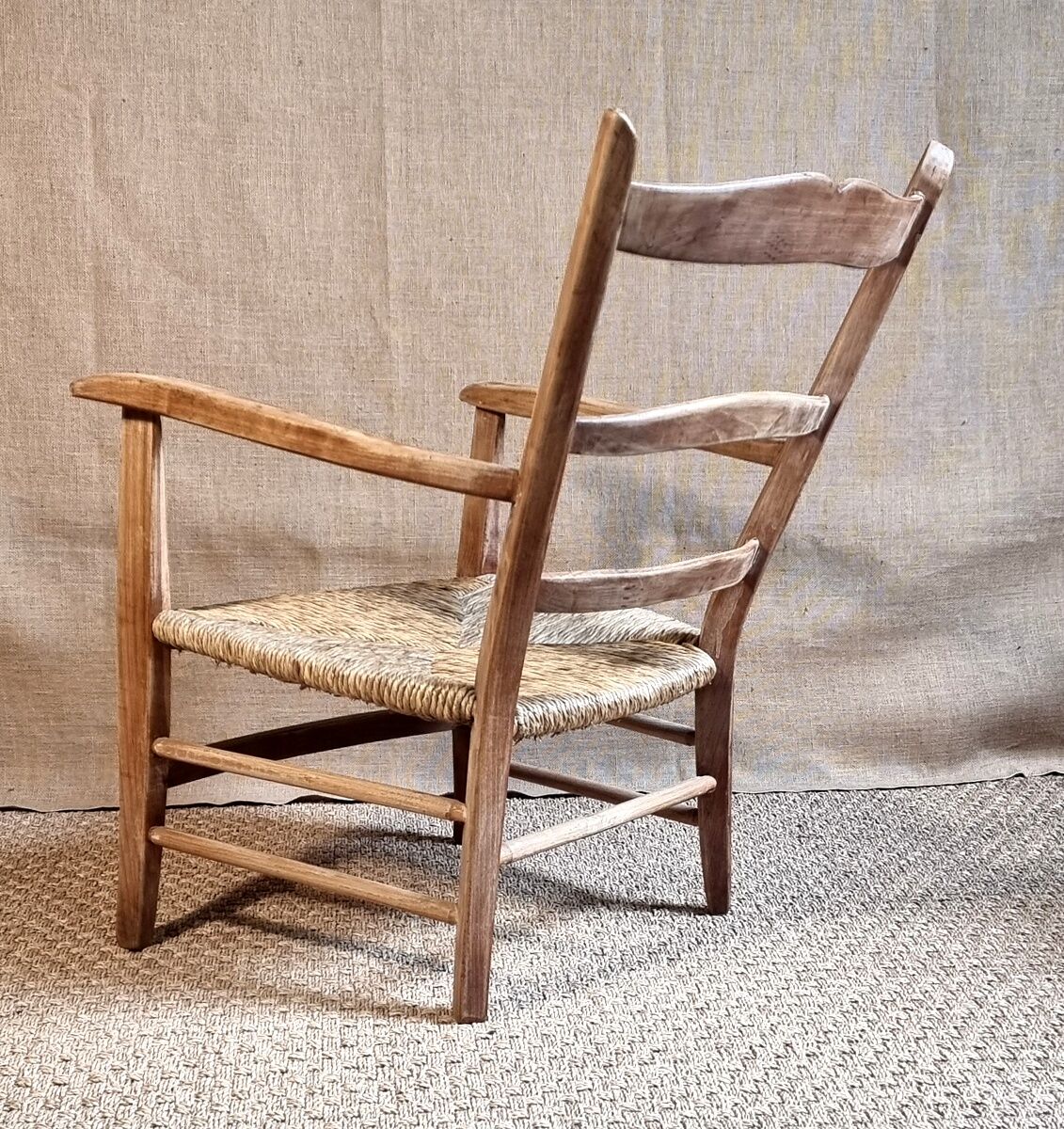 Antique country mulched armchair