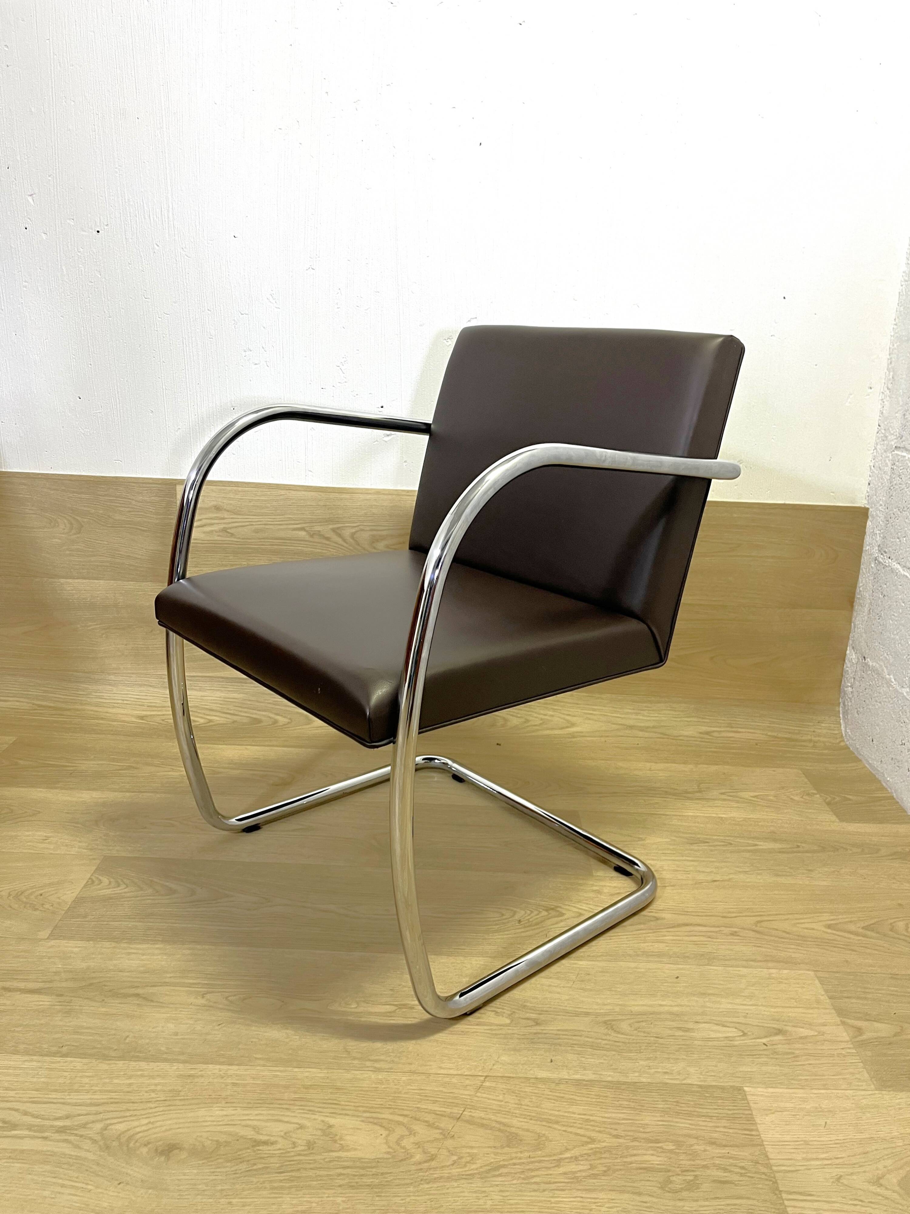 Chaise Brno Knoll par Ludwig Mies van der Rohe