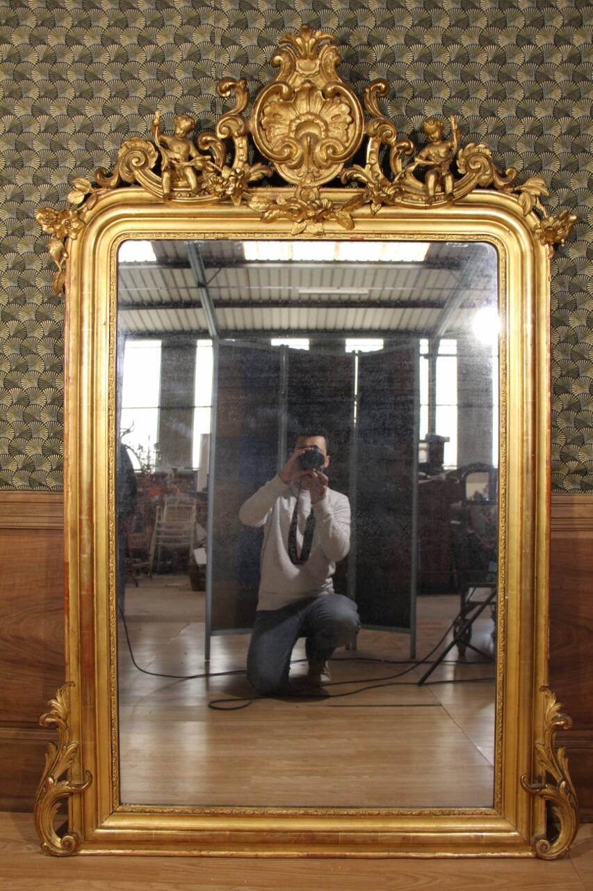 Louis Philippe mirror decorated with Putti