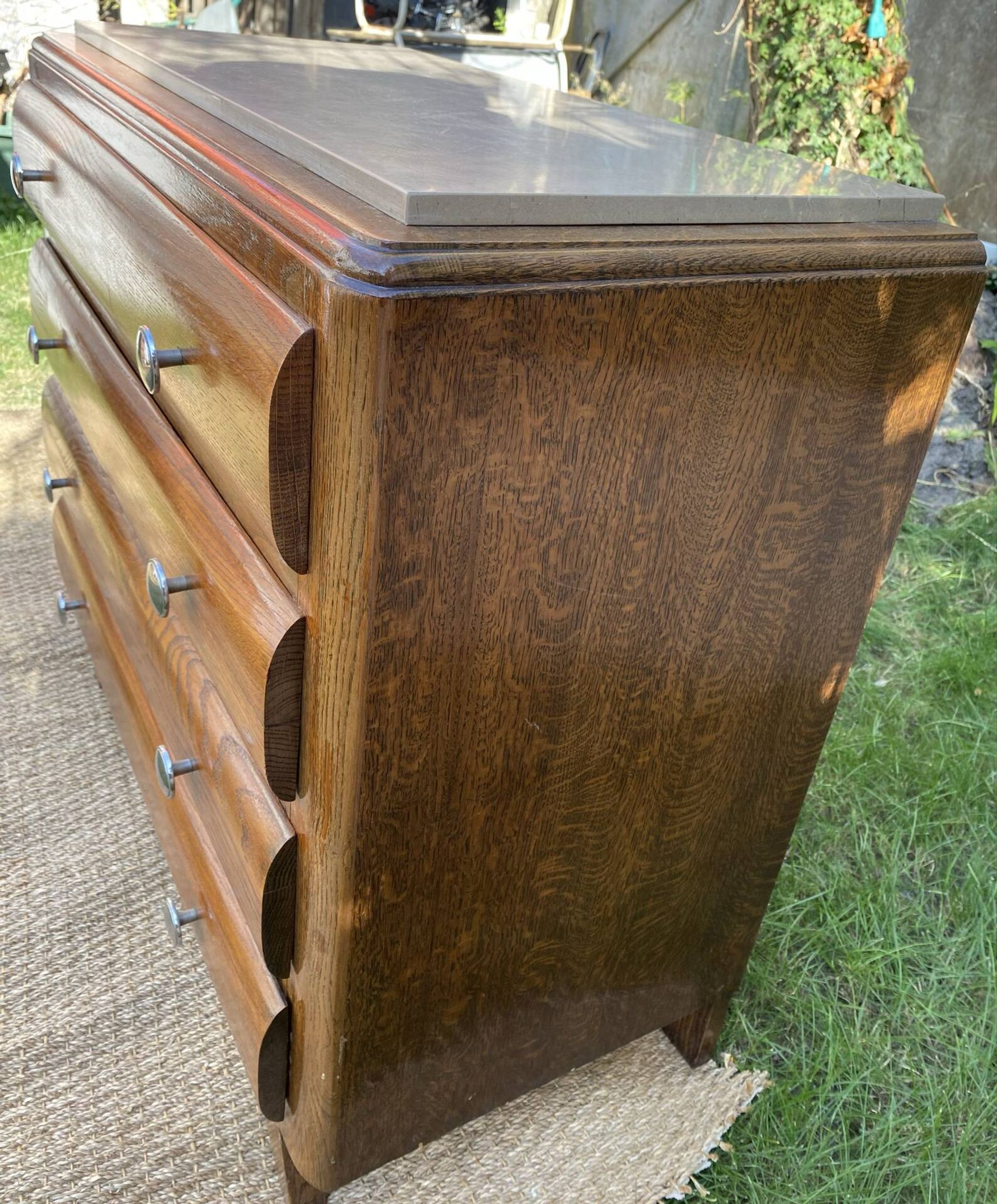 Compass leg chest of drawers