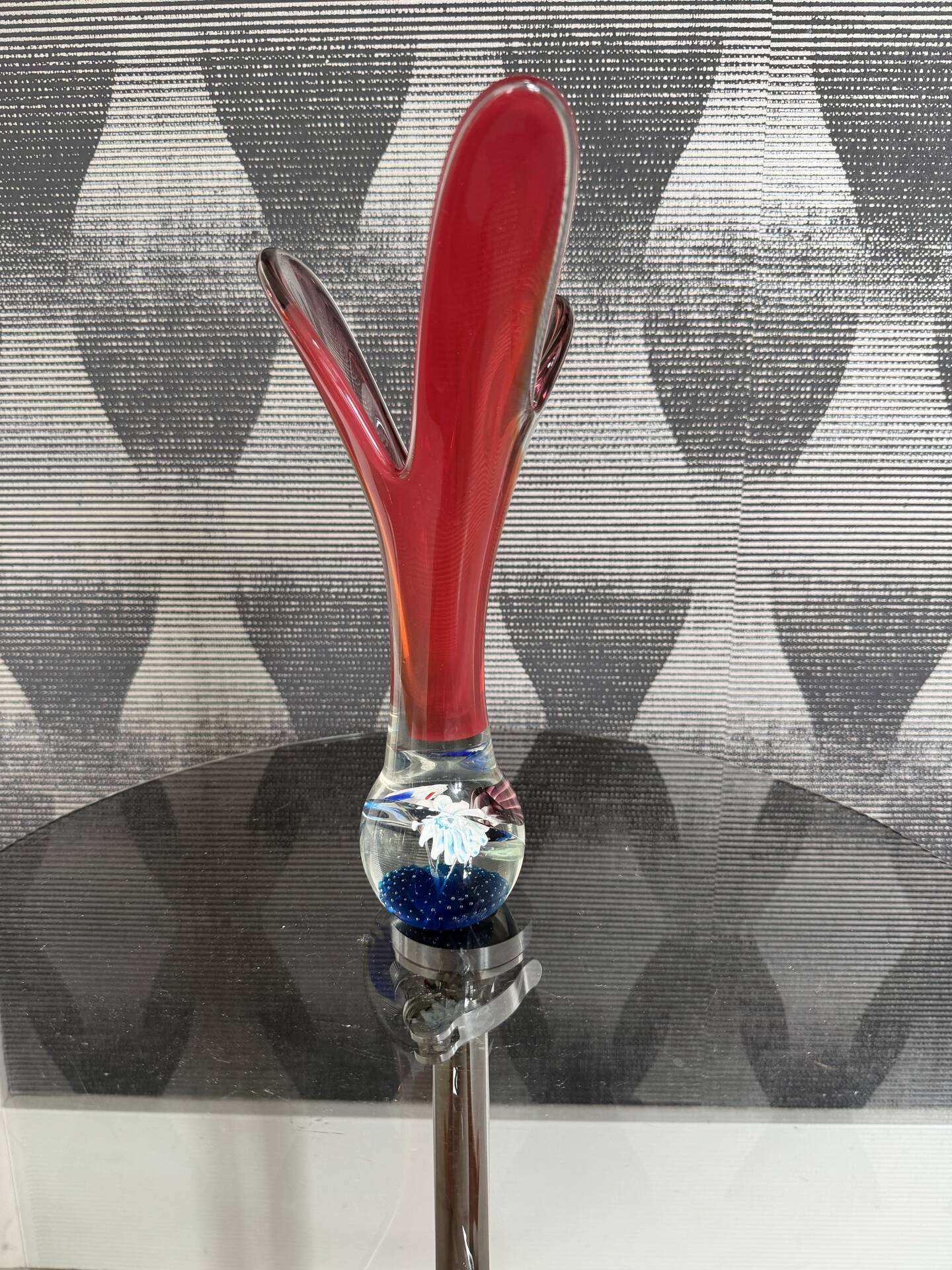 Vintage Murano tulip vase with sulphur base (1960)