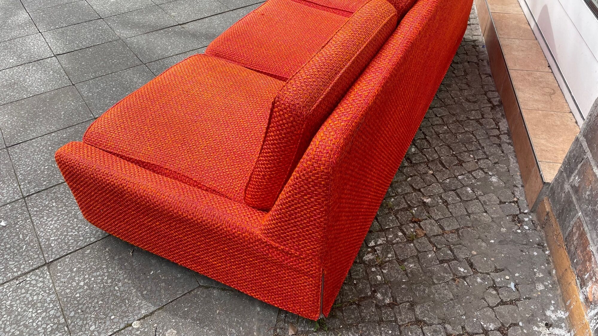 Sofa 3 places dux international playboy model of the 70s