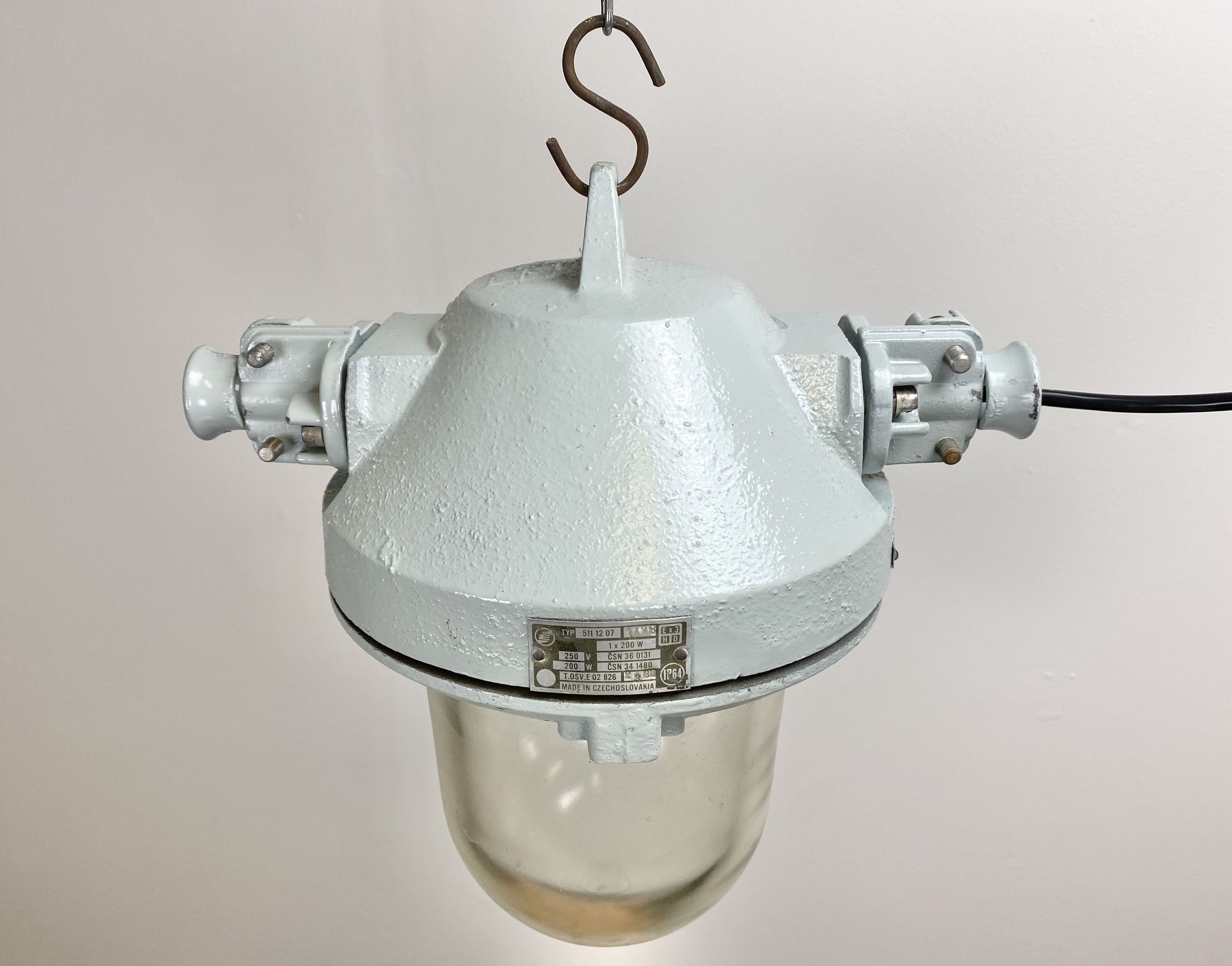 Lampe industrielle grise antidéflagrante, années 1970