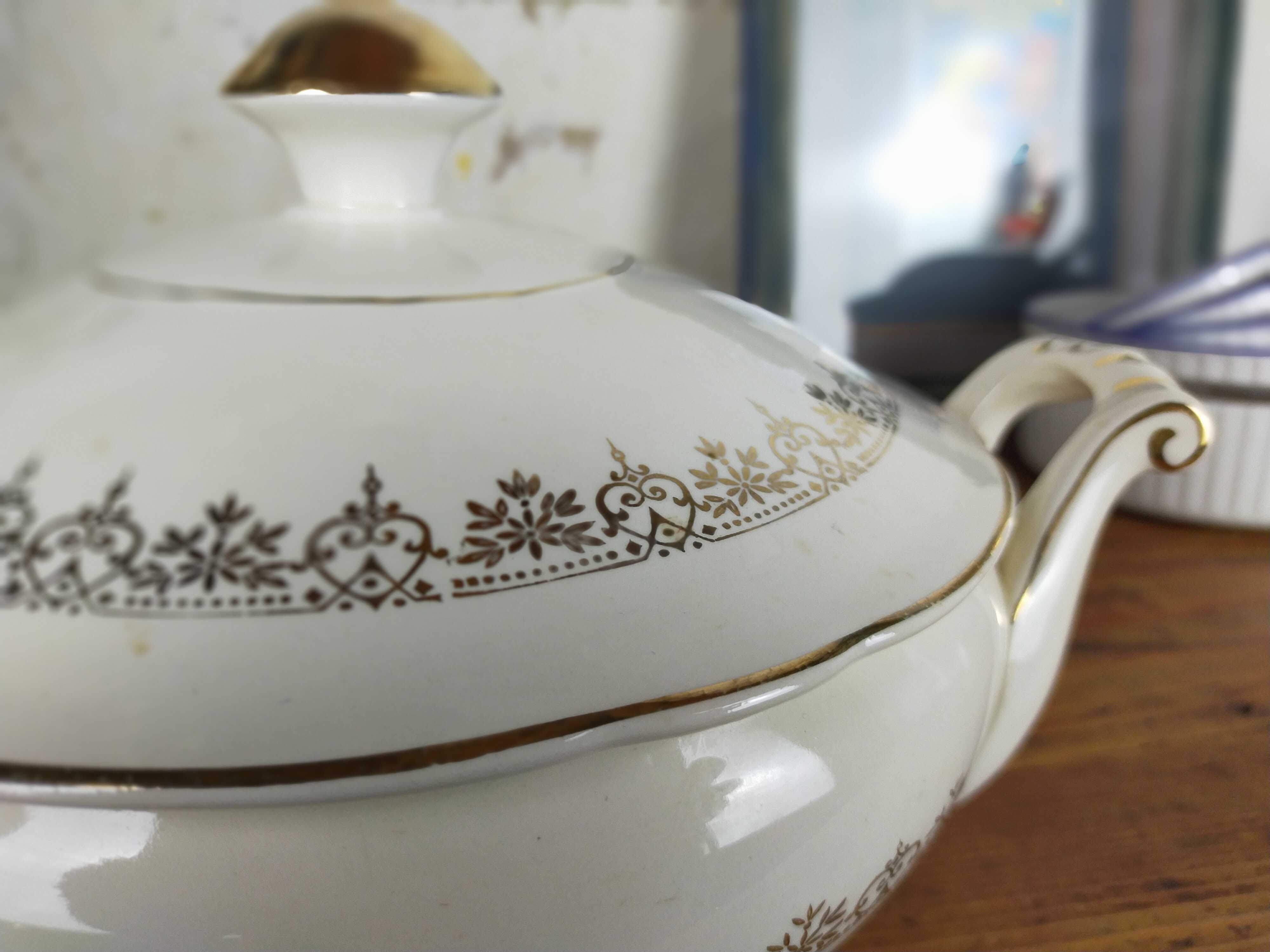 Villeroy and Boch tureen