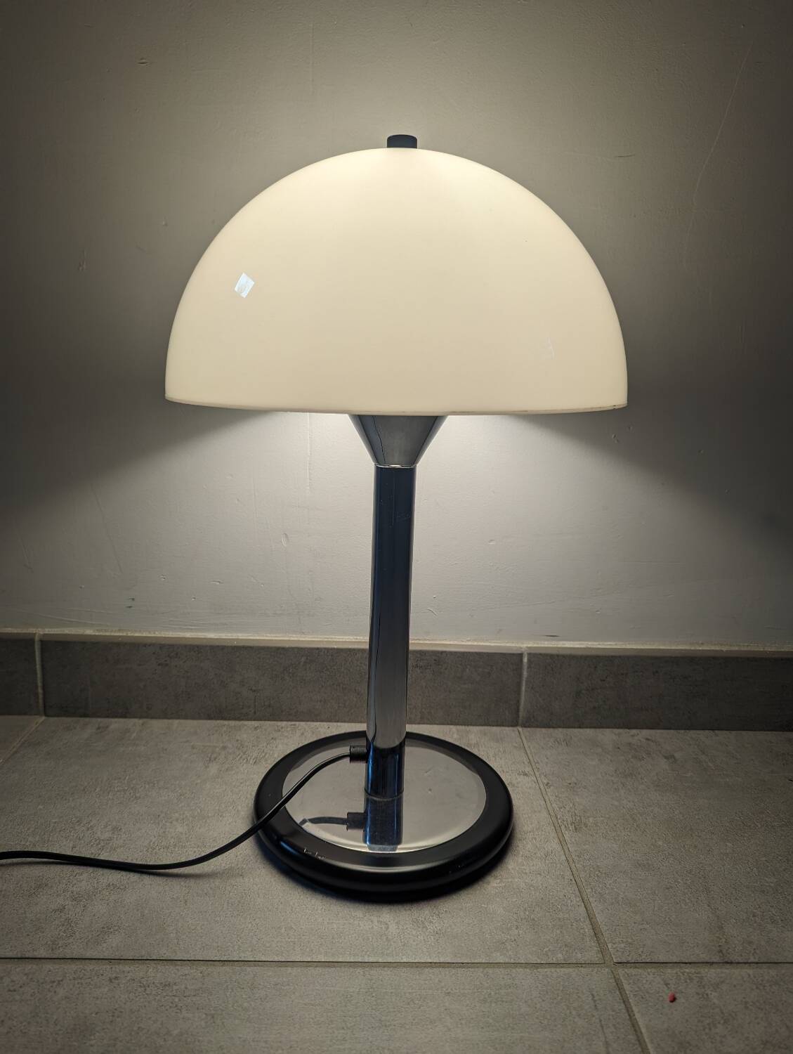 Guzzini lamp