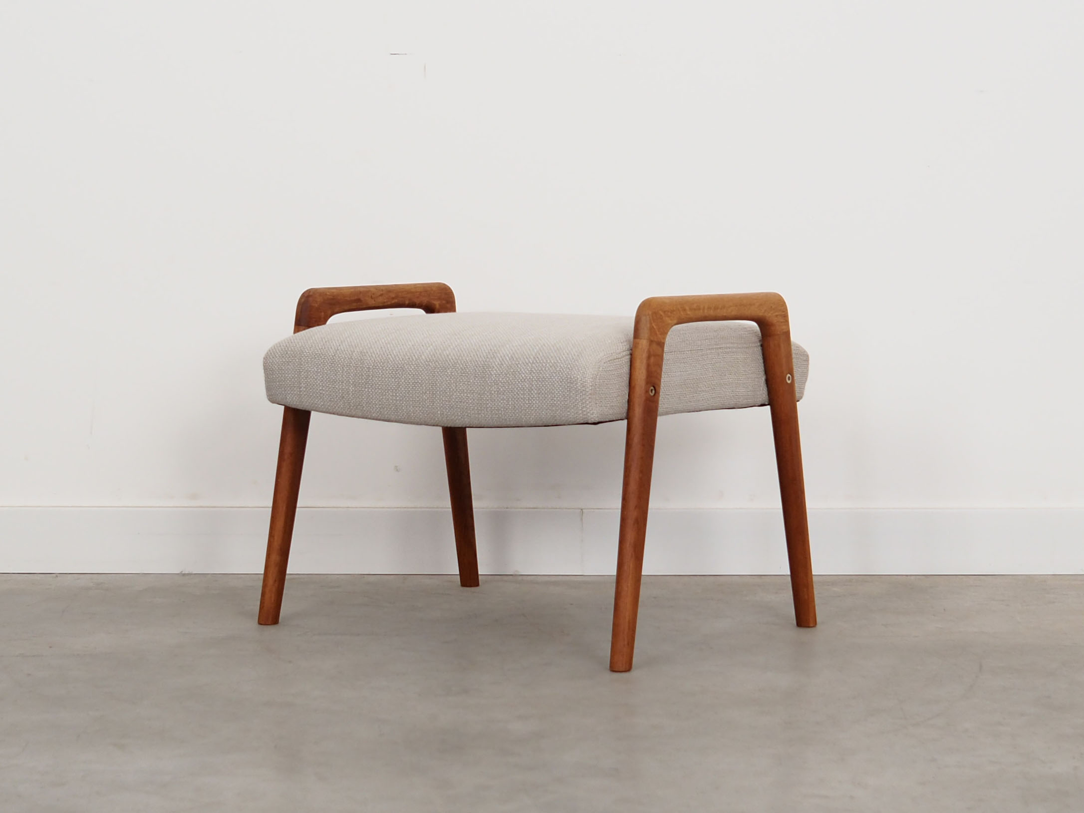 Oak footrest, Danish design, 1970s, production: Denmark