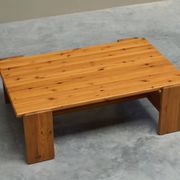 Table basse architecturale en pin massif années 1970