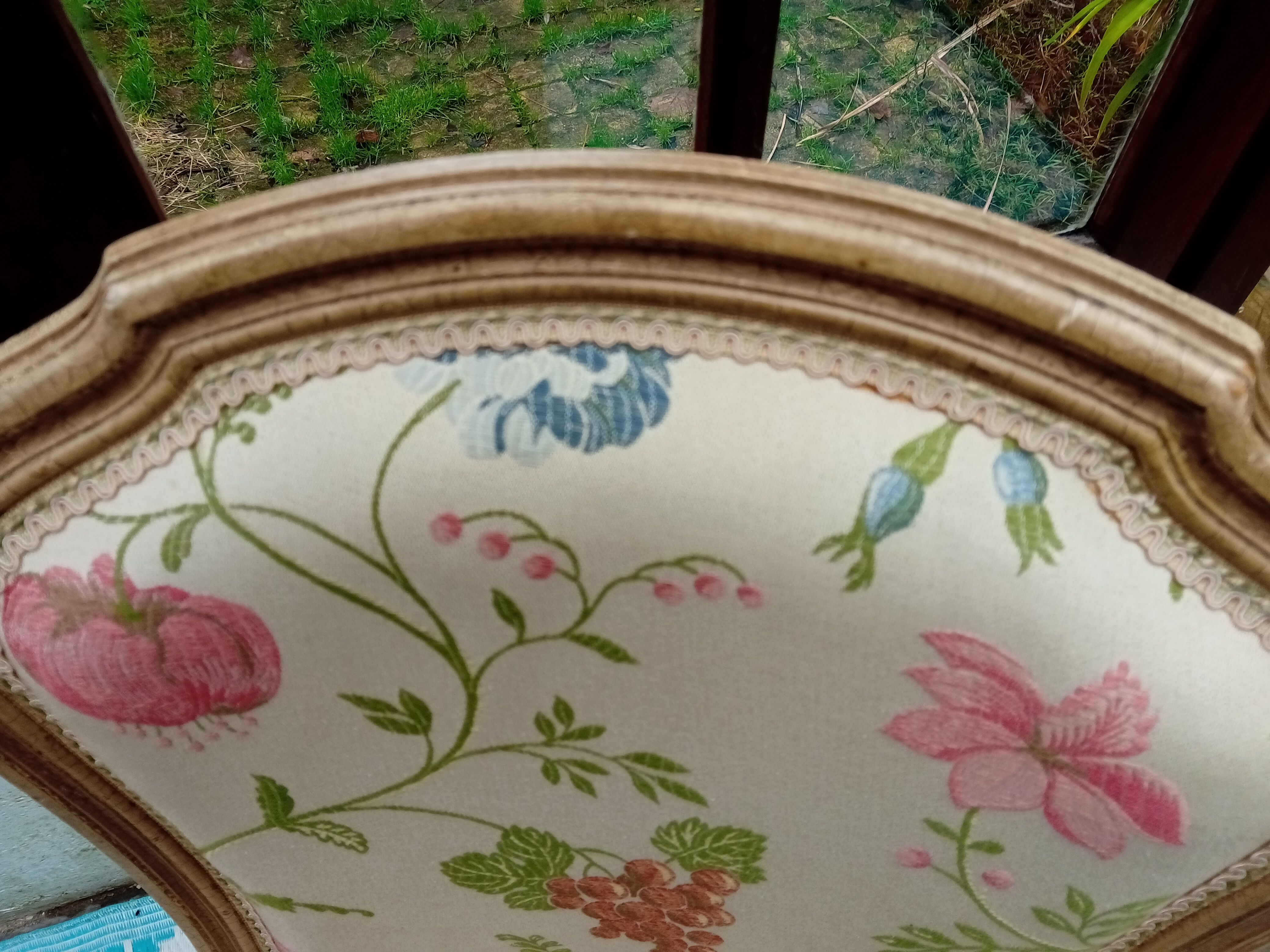 Upholstered chair Louis XV