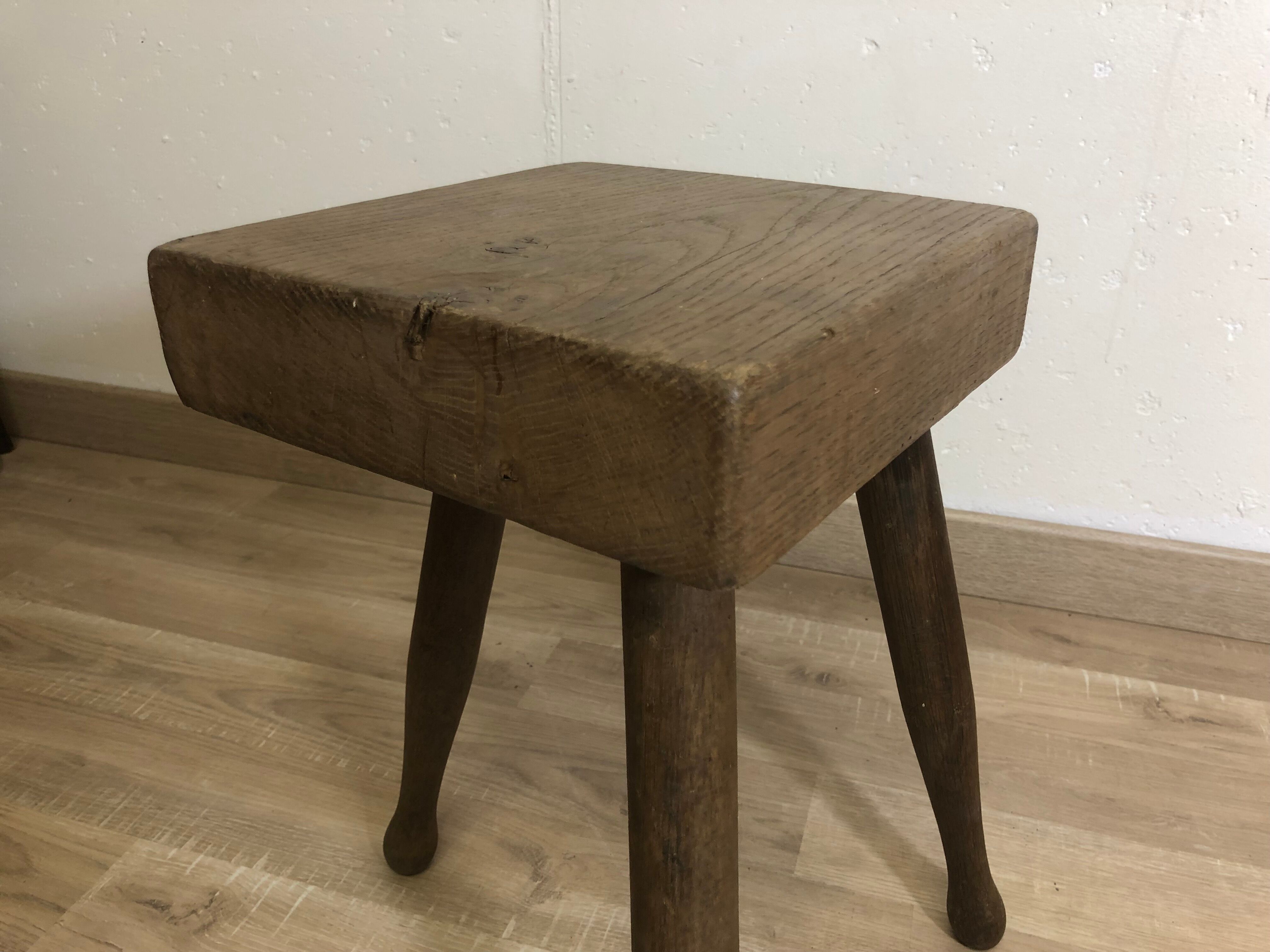 Farm tripod stool