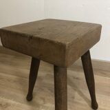 Farm tripod stool