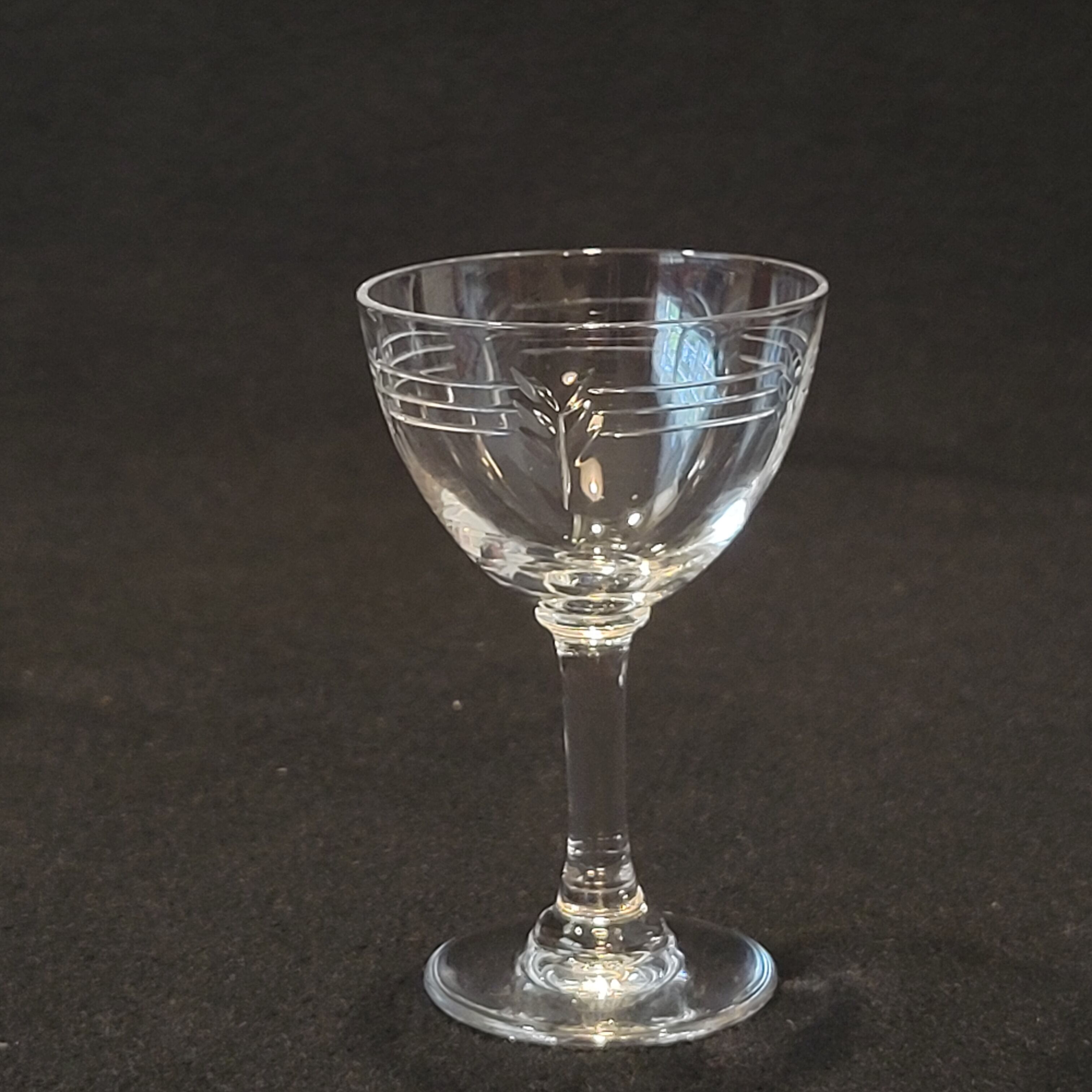 5 Old Small Liqueur Glasses In Engraved Baccarat Crystal
