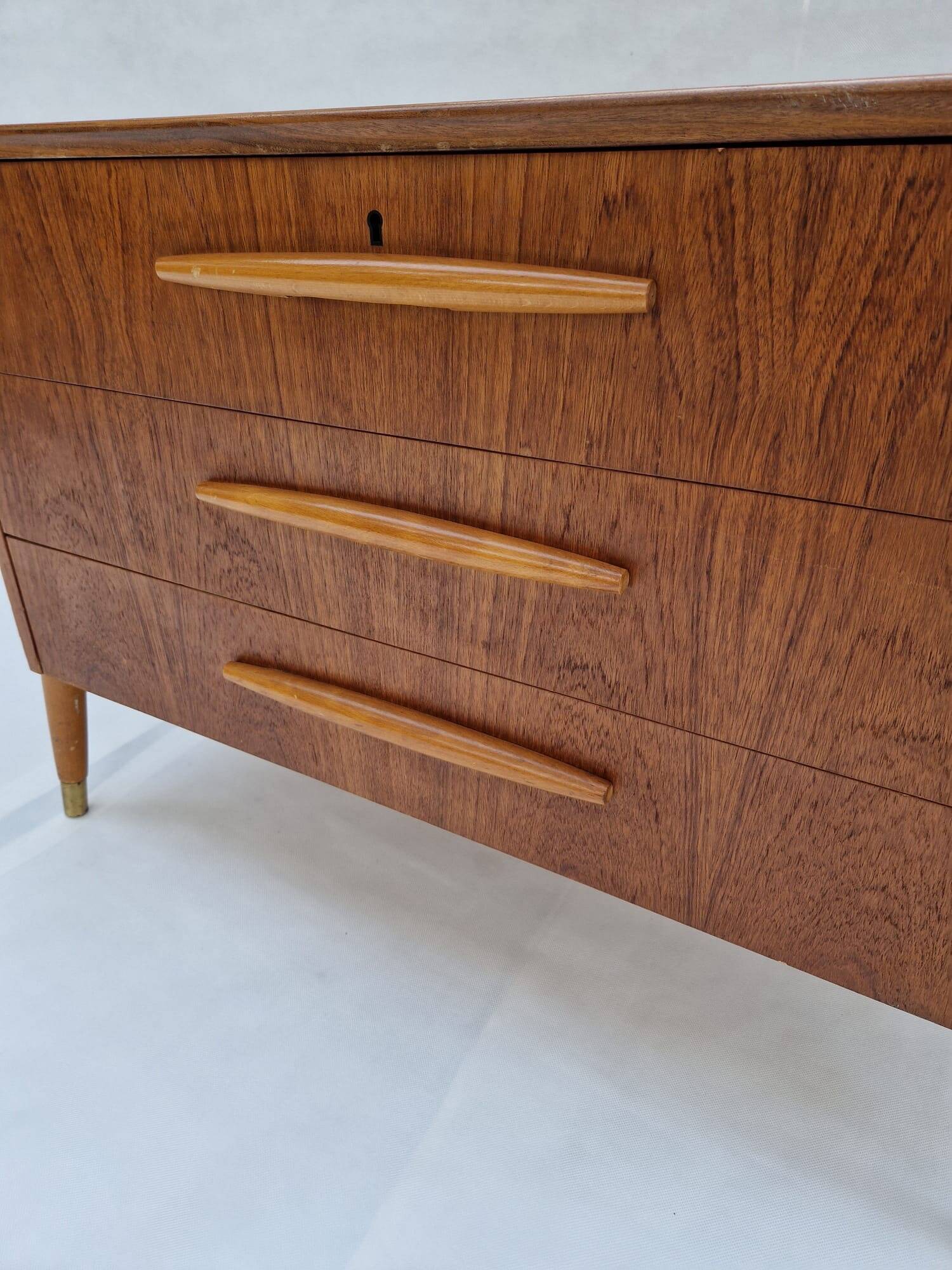 Commode en teck, Danemark, années 1970