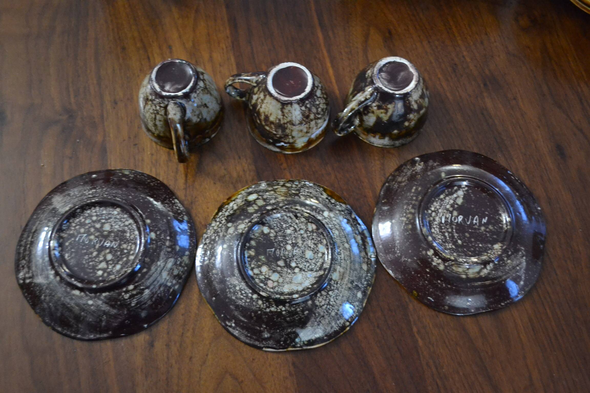 Set of 3 Morvan cups and saucers.