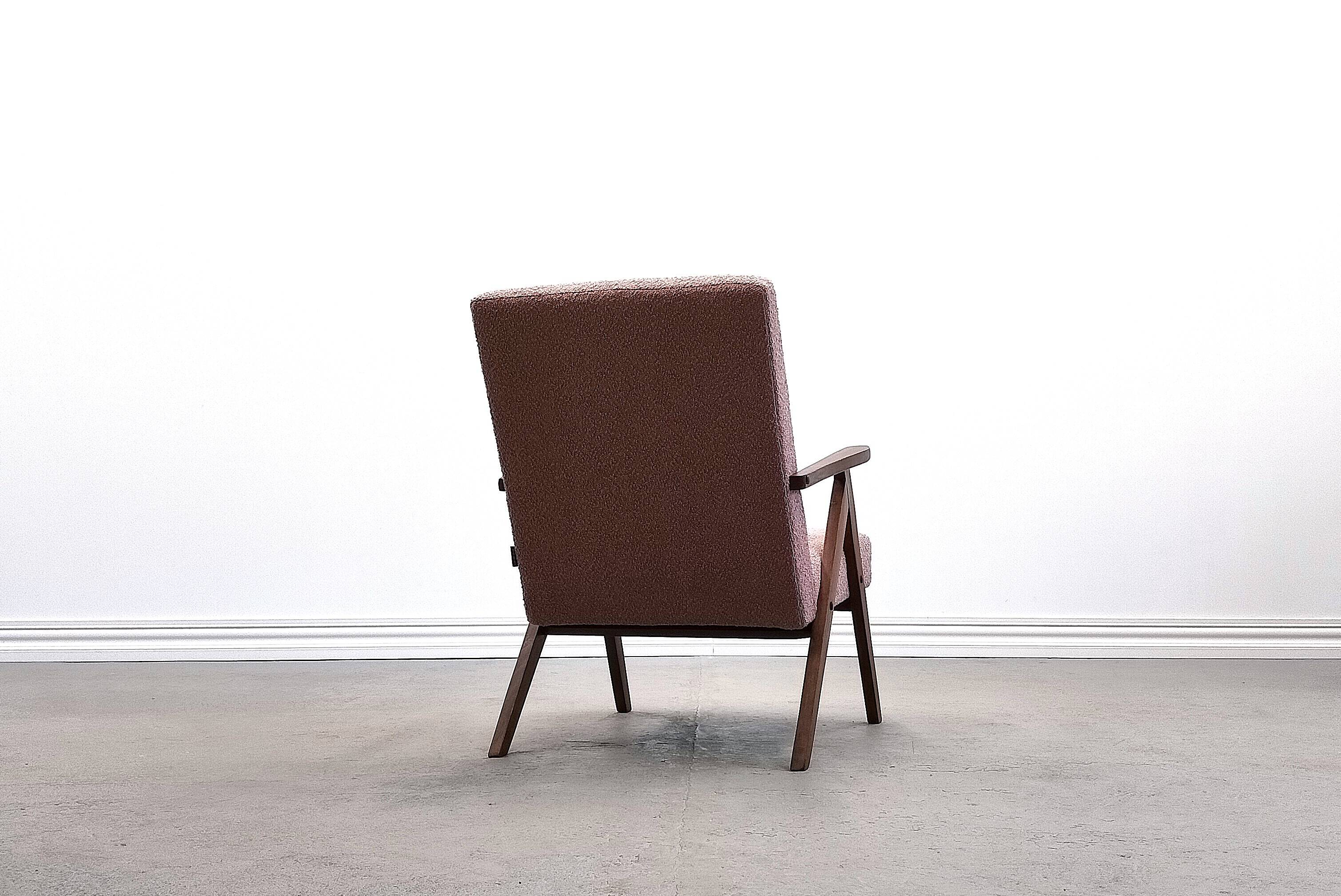 Mid Century Easy Chair Model B - 310 Var in Pink Boucle