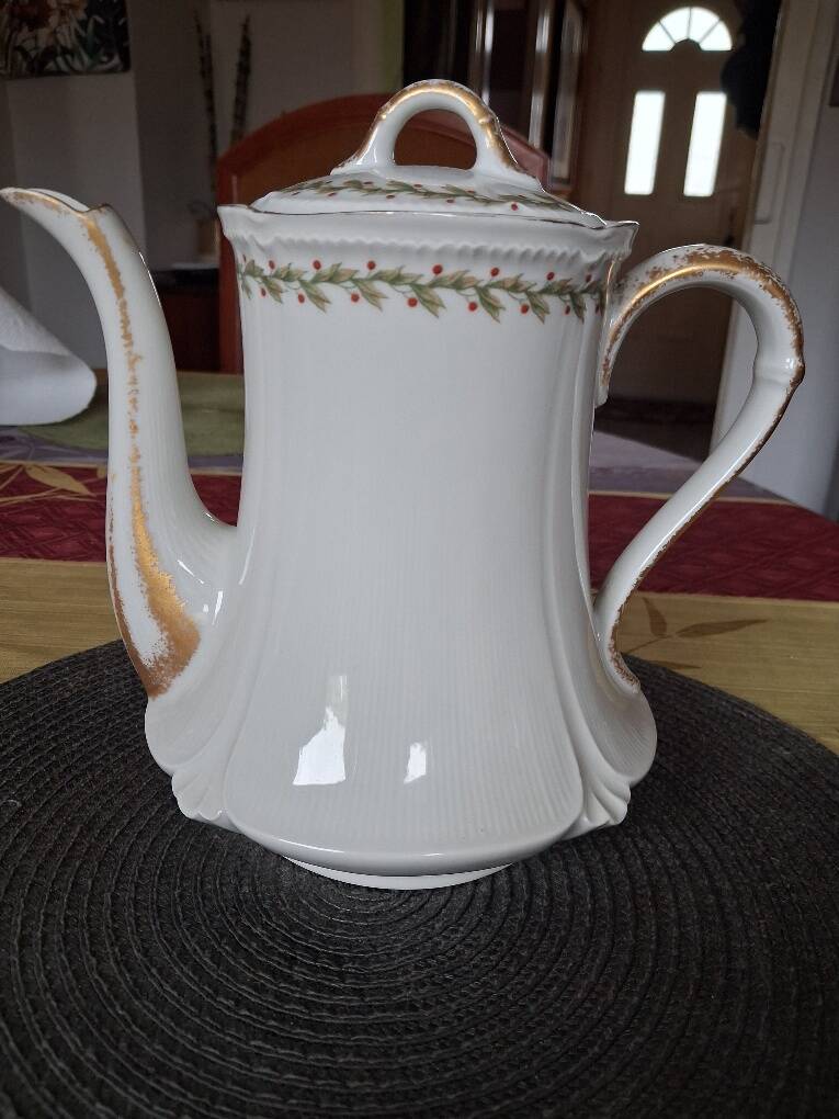 Old coffee pot / teapot in Limoges porcelain