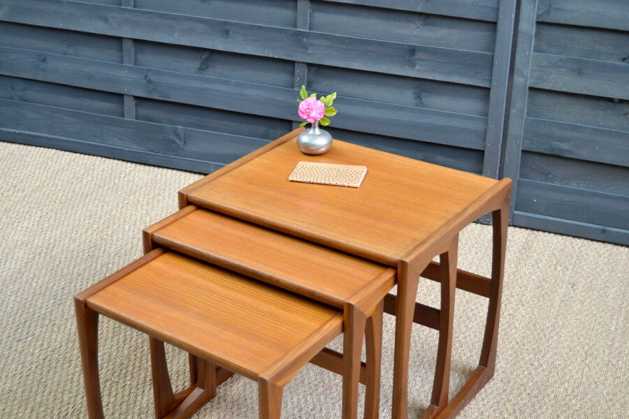 Tables gigognes par G-Plan