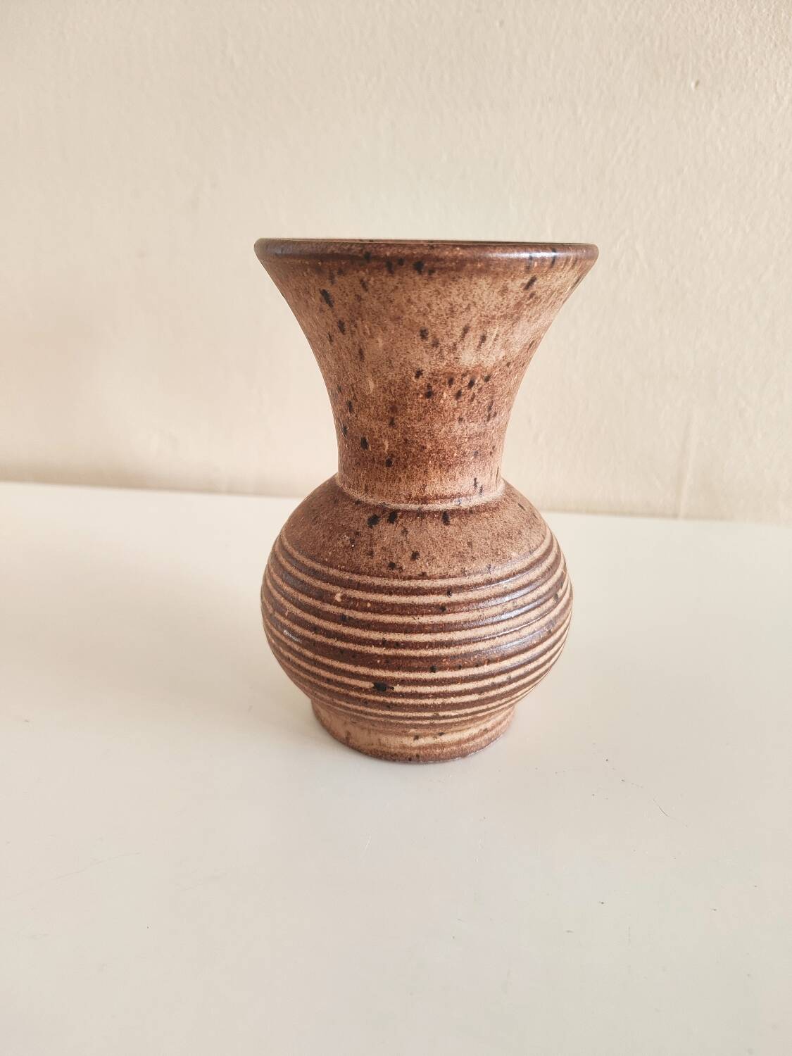 Vase or necked pot in stoneware from the 1970s.