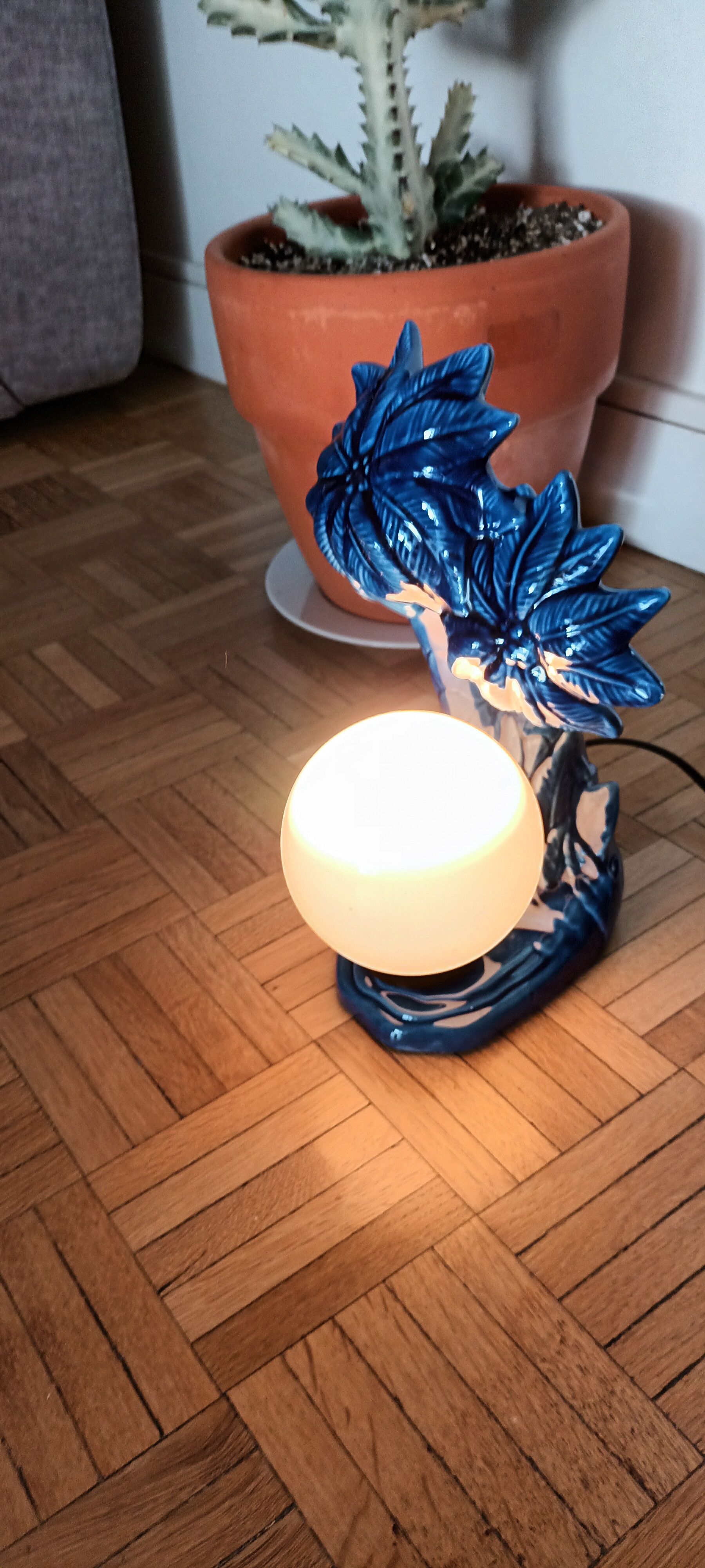 Vintage ceramic palm lamp