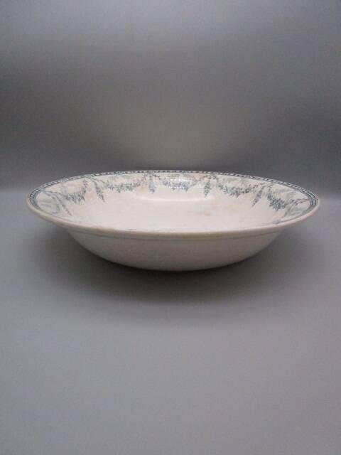 Antique shallow dish in creil montereau earthenware, mignon model.