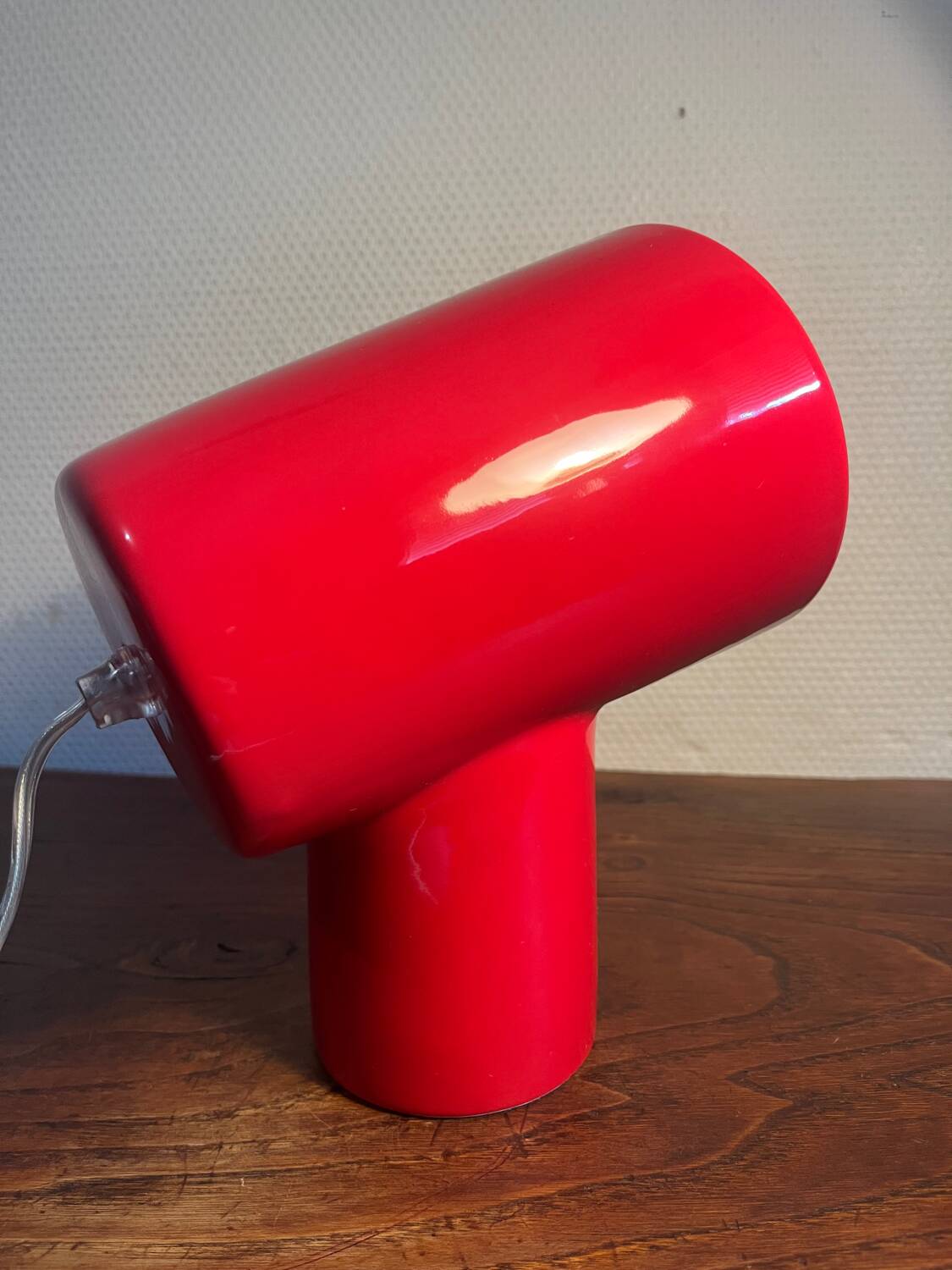Designer table lamp in red ceramic from the 90s