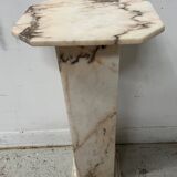 Veined marble presentation column, 20th century.