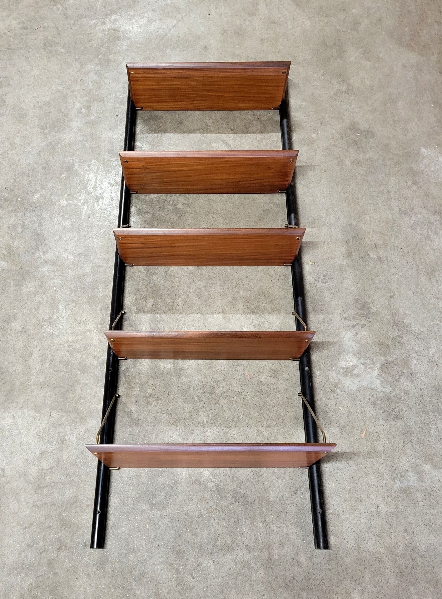 Wall system by Louis van Teeffelen for Wébé