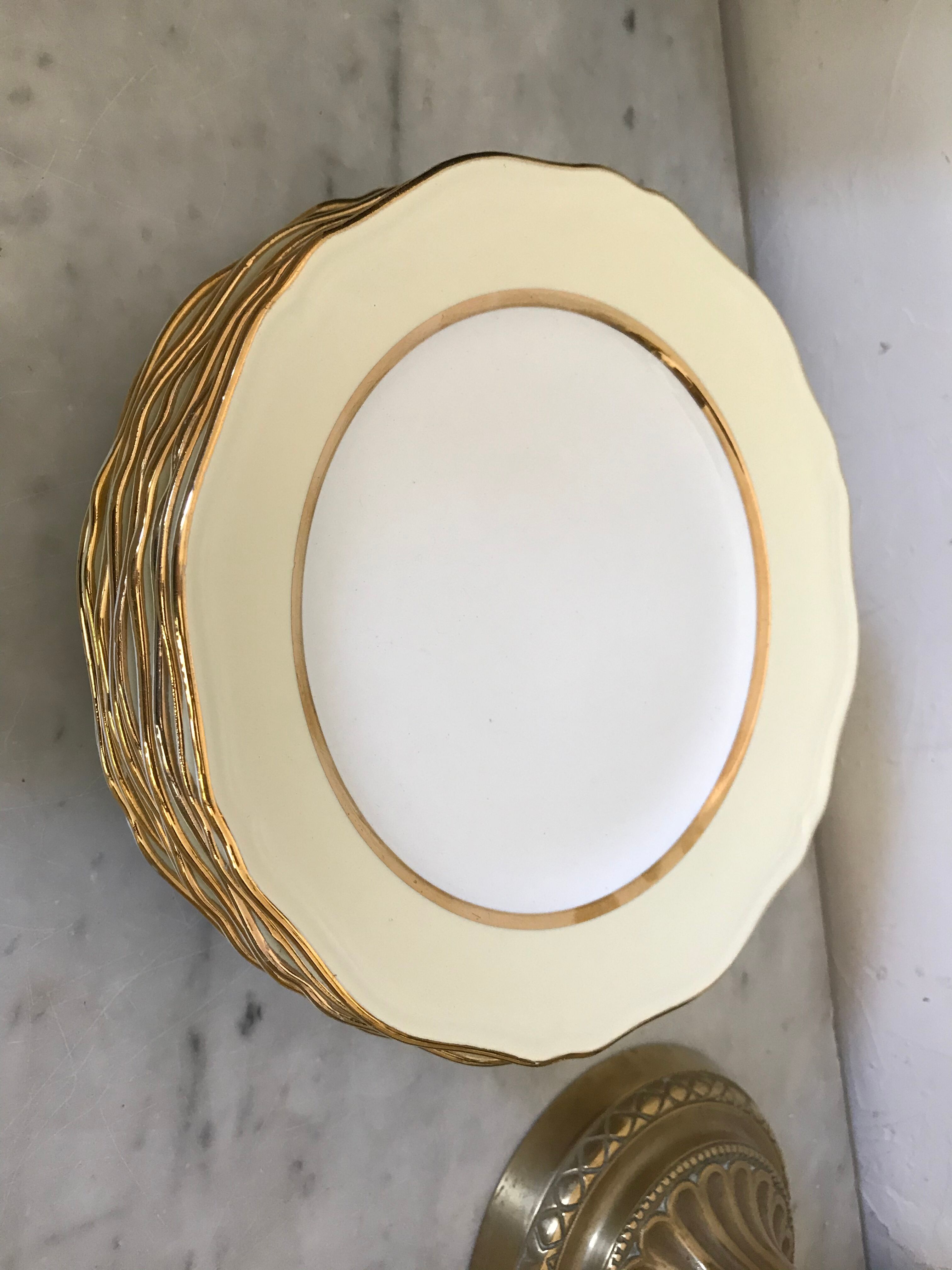 10 Saint Amand dessert plates