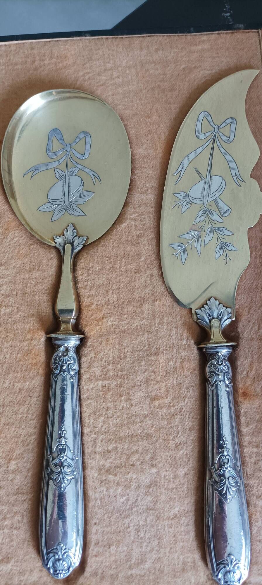 Ice cutlery with silver-plated handles