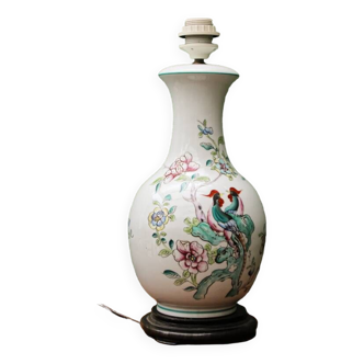 Pied de lampe balustre en porcelaine, motifs chinoisant