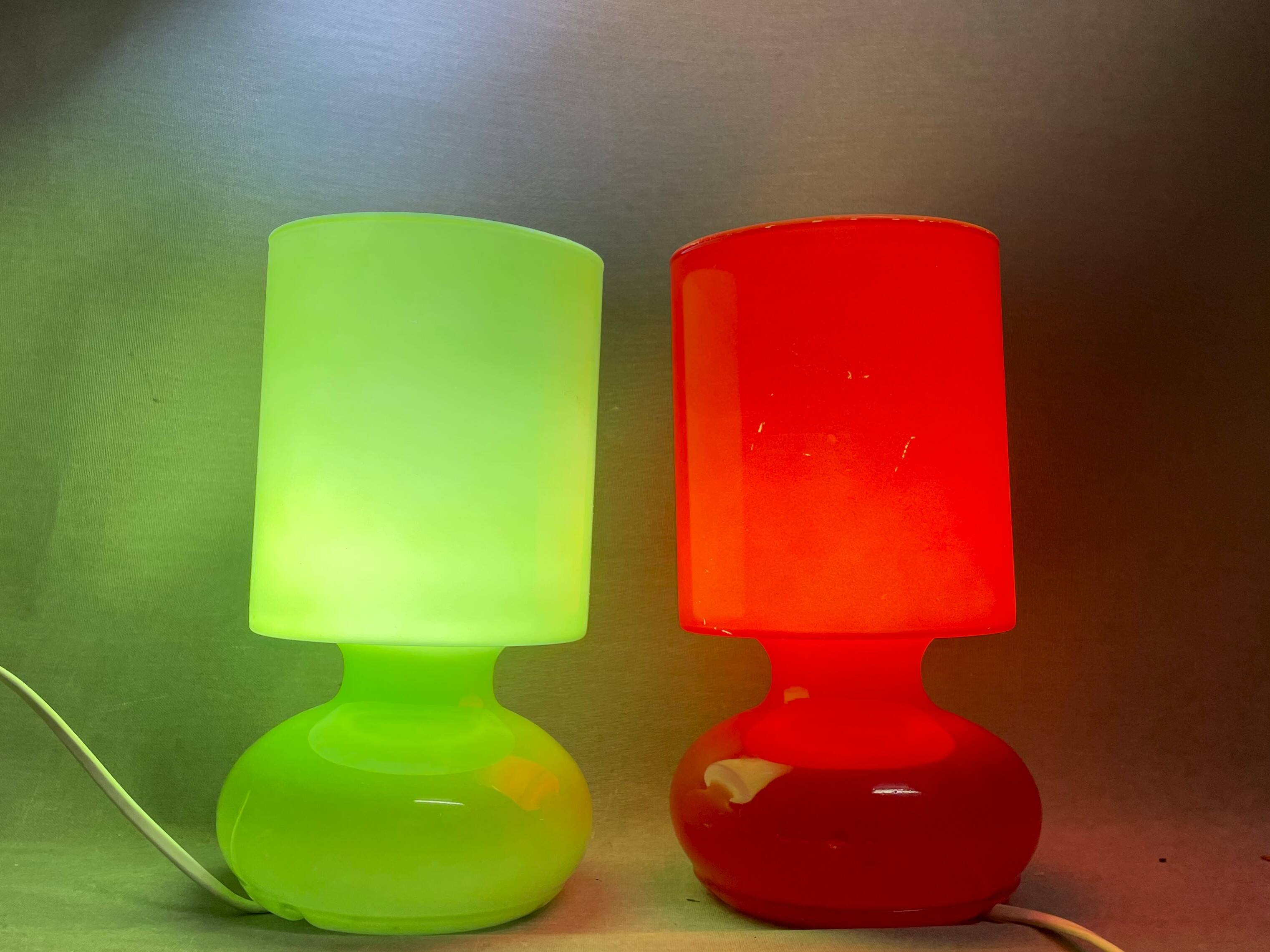 Pair glass table lamps red and green