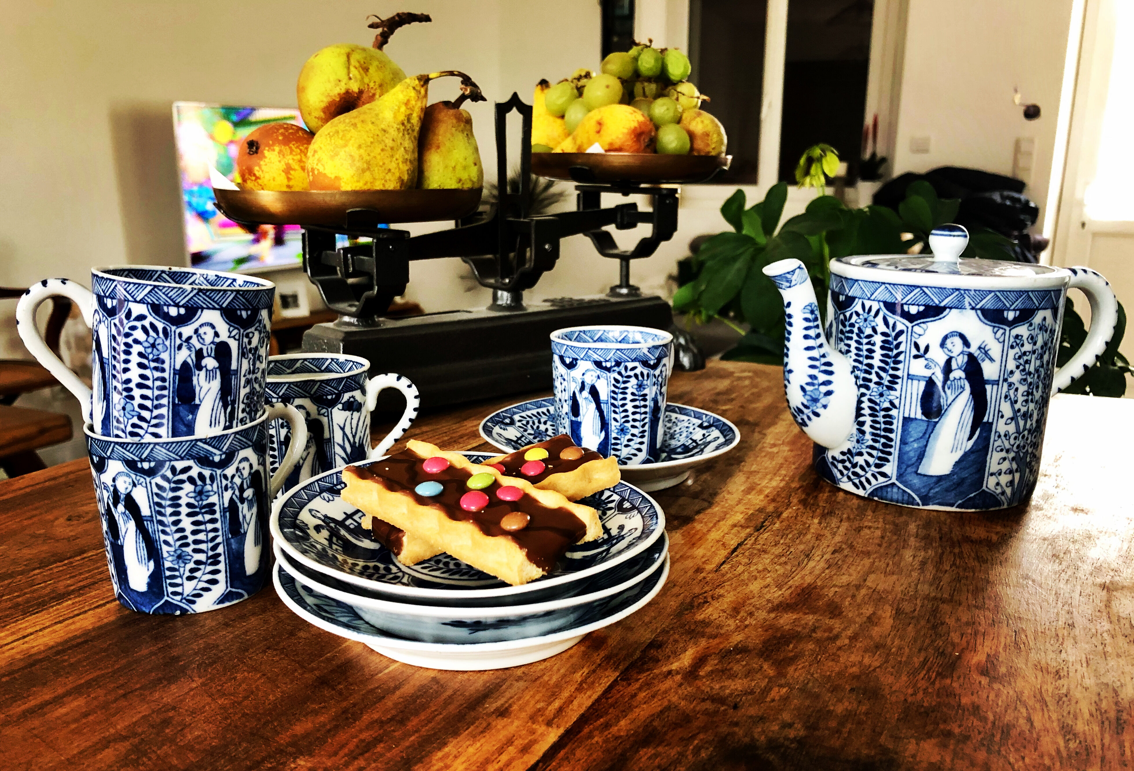 9-piece tea service