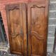 Paire de portes de placard style Louis XV en merisier massif