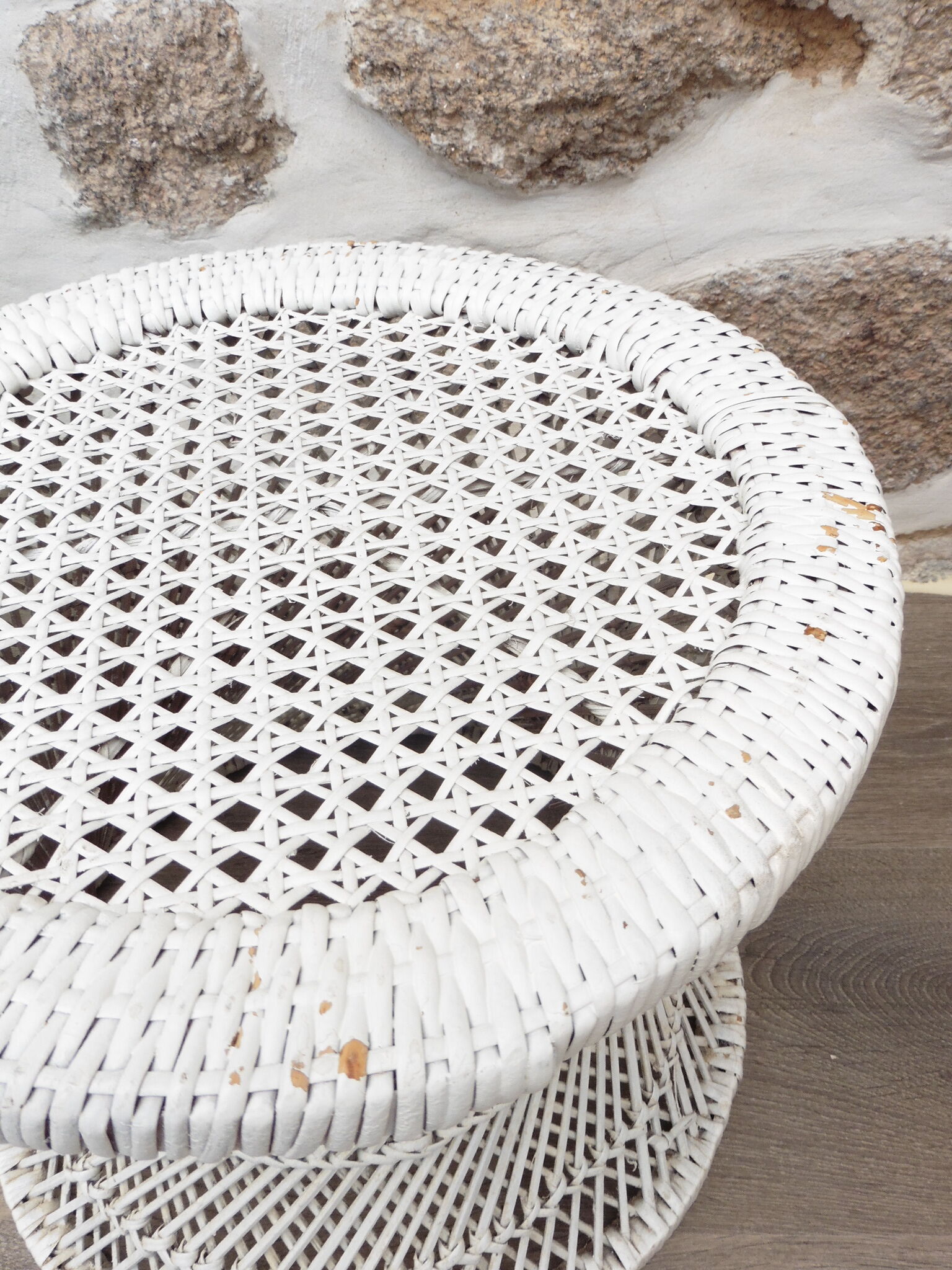 Diabolo rattan stool