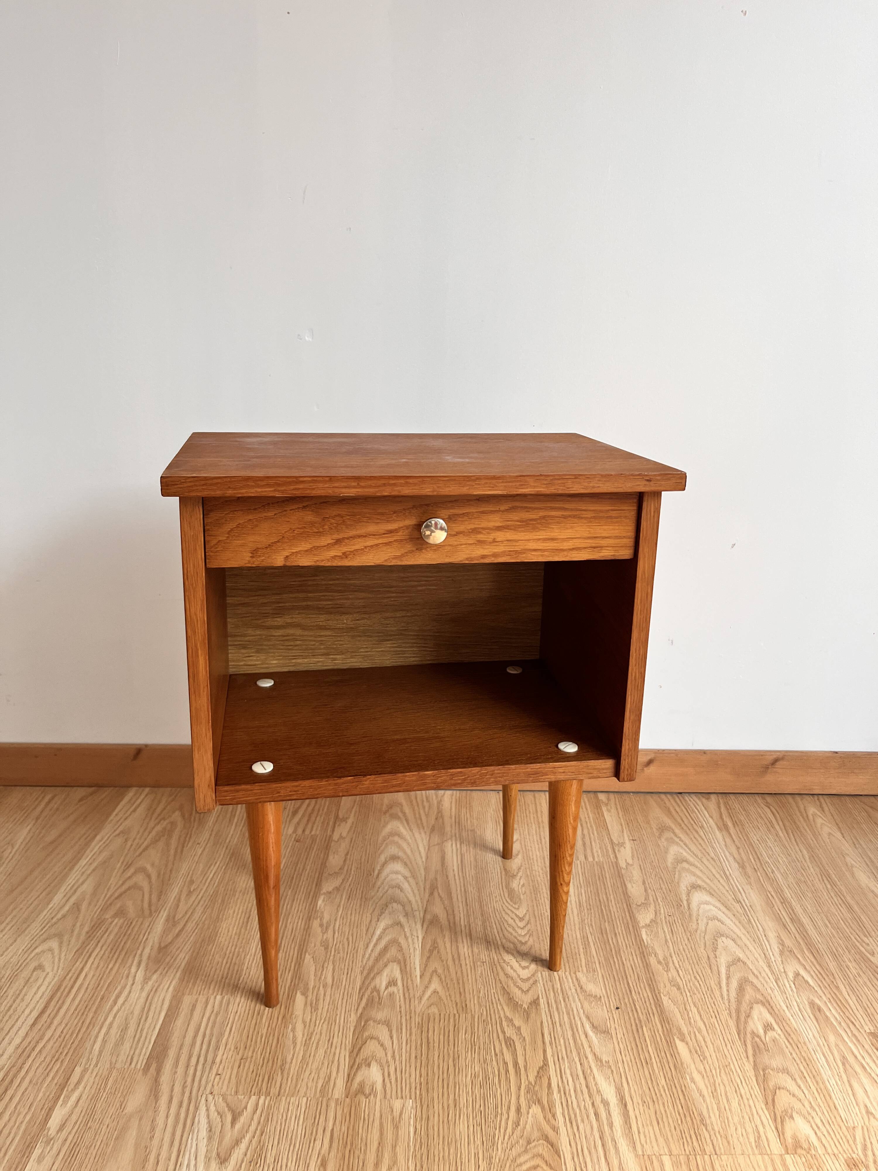 Table de chevet