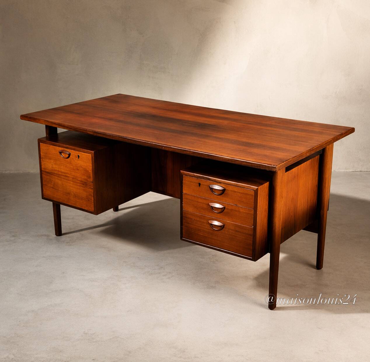 Self-supporting desk K. Kristensen Møbelfabrik