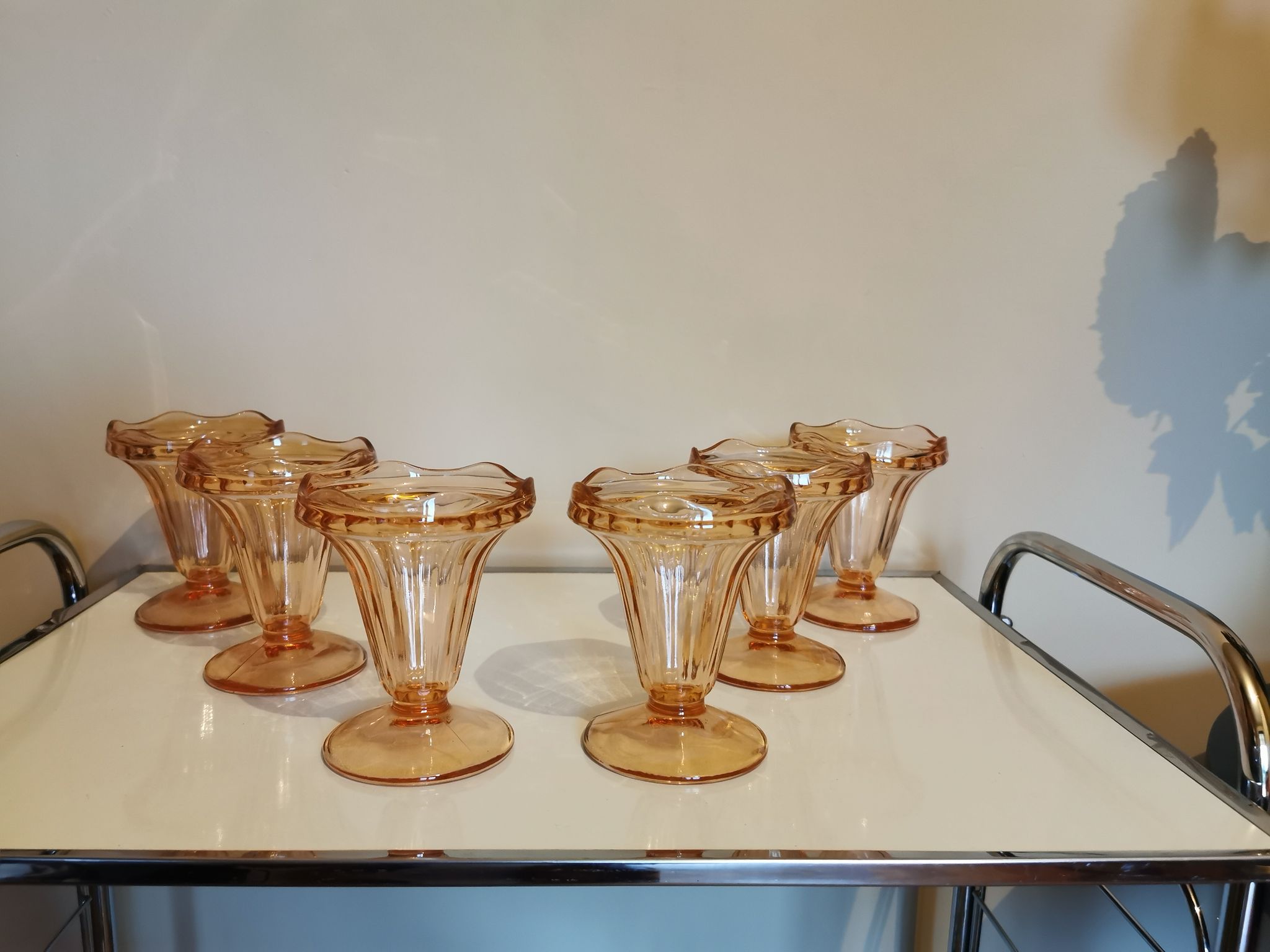 Set of 6 vintage pink glass ice cream bowls.