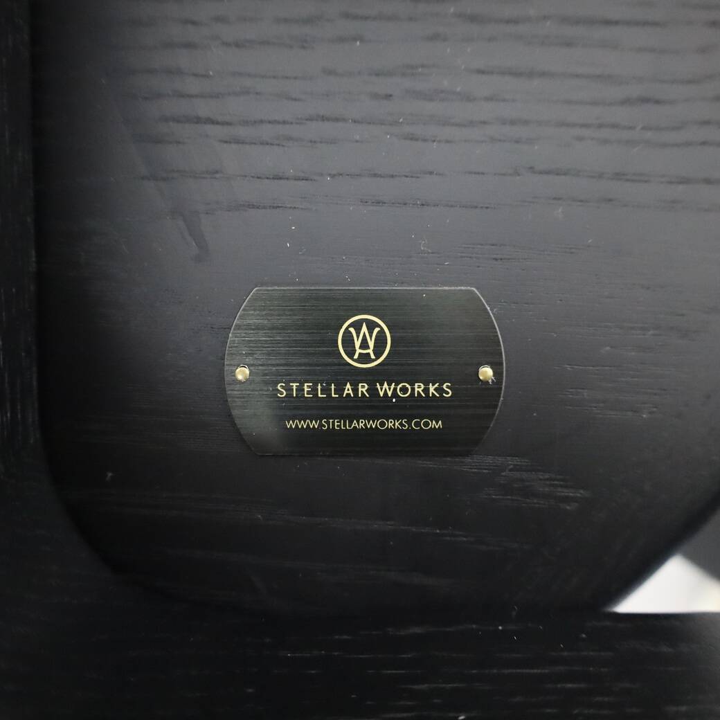 Fauteuil d'appoint à dossier haut/dressboy « Taylor Valet » par Stellar Works