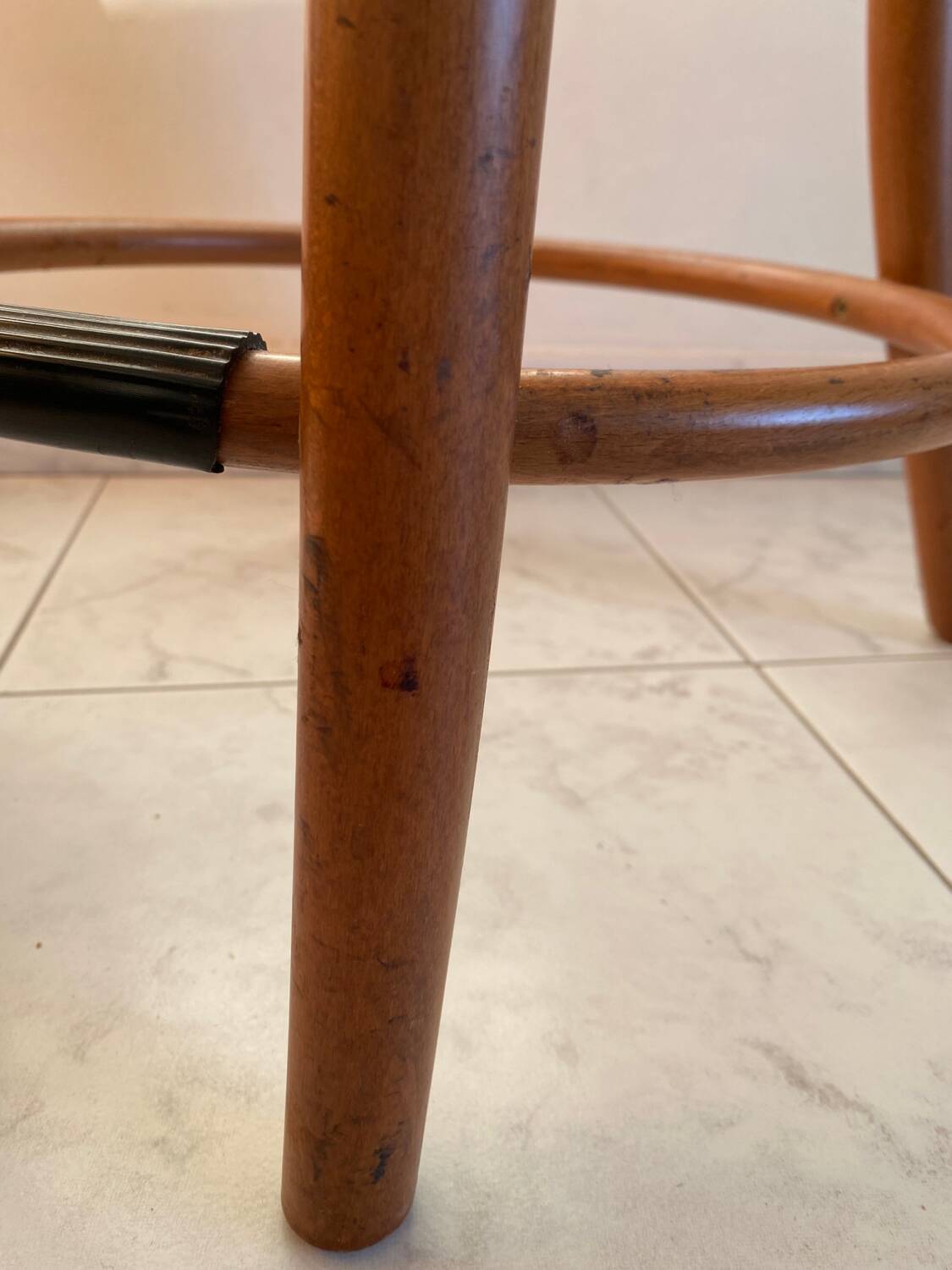 High bar chair in wickerwork